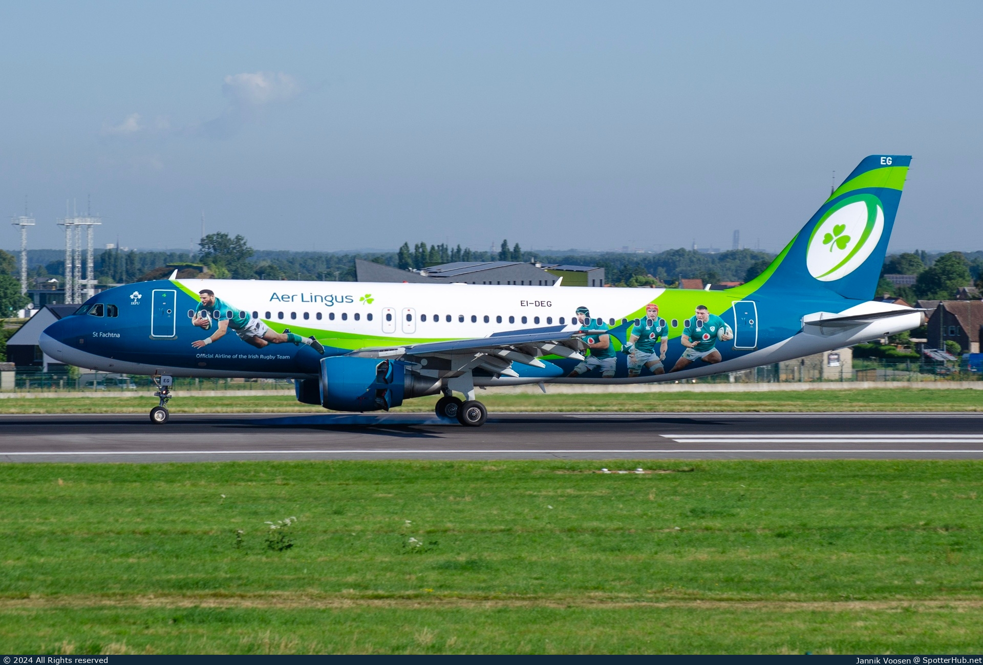 Photo of EI-DEG - Airbus A320-214 operated by Aer Lingus