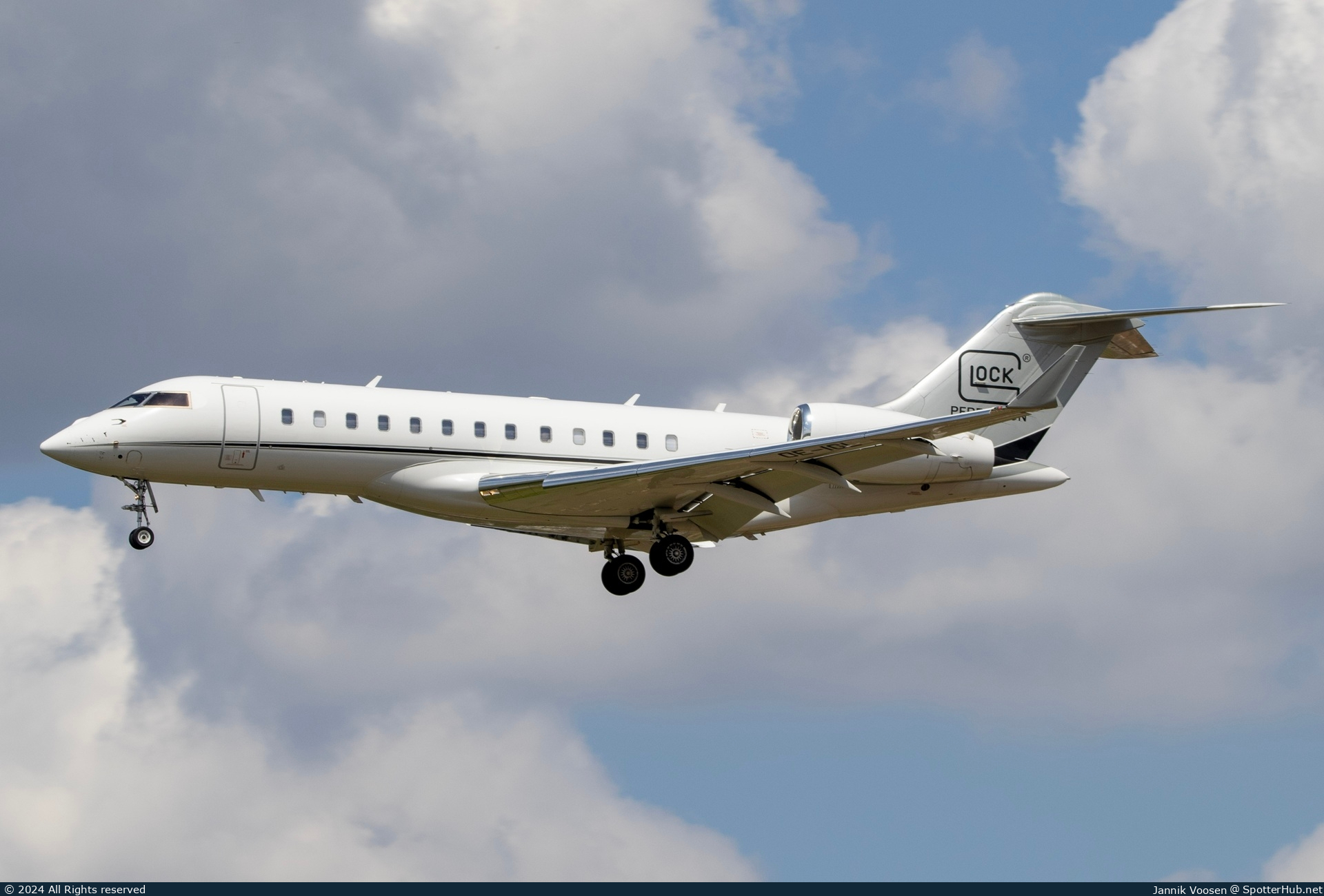 Photo of OE-IGL - Bombardier Global 6000 operated by Glock Aviation