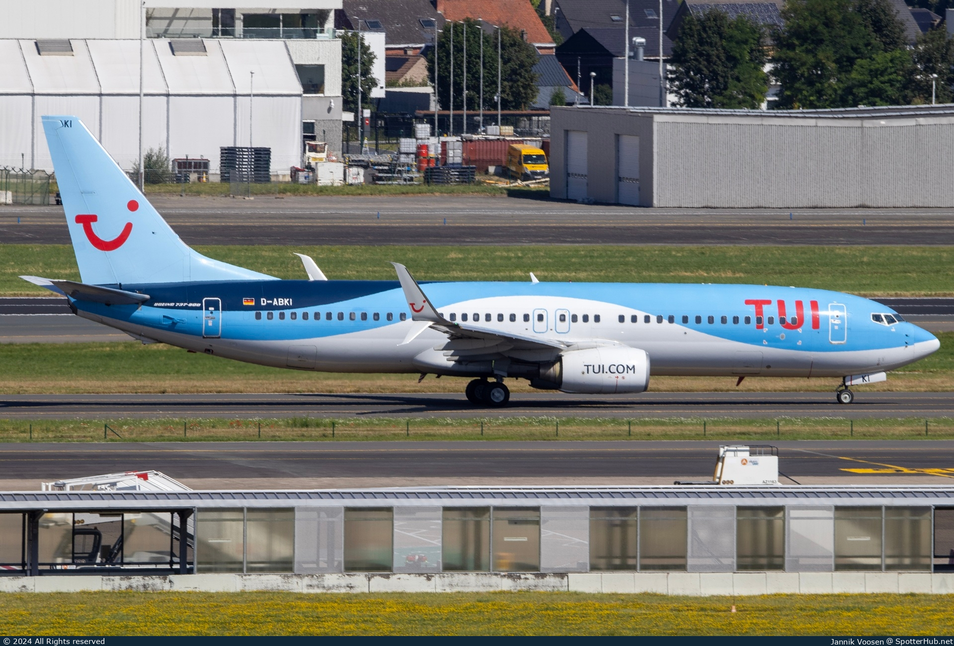 Photo of D-ABKI - Boeing 737-86J operated by TUIfly