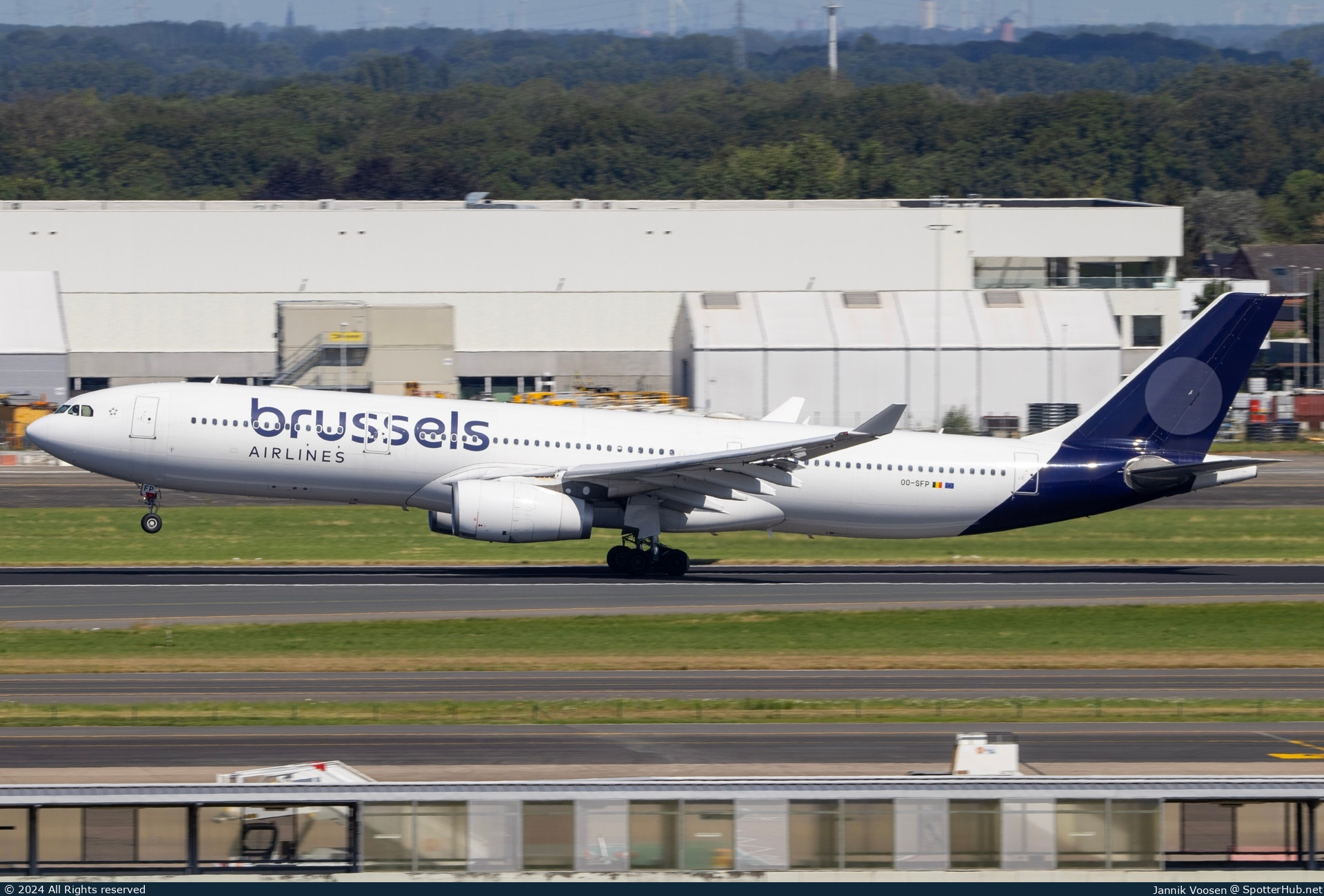 Photo of OO-SFP - Airbus A330-343 operated by Brussels Airlines