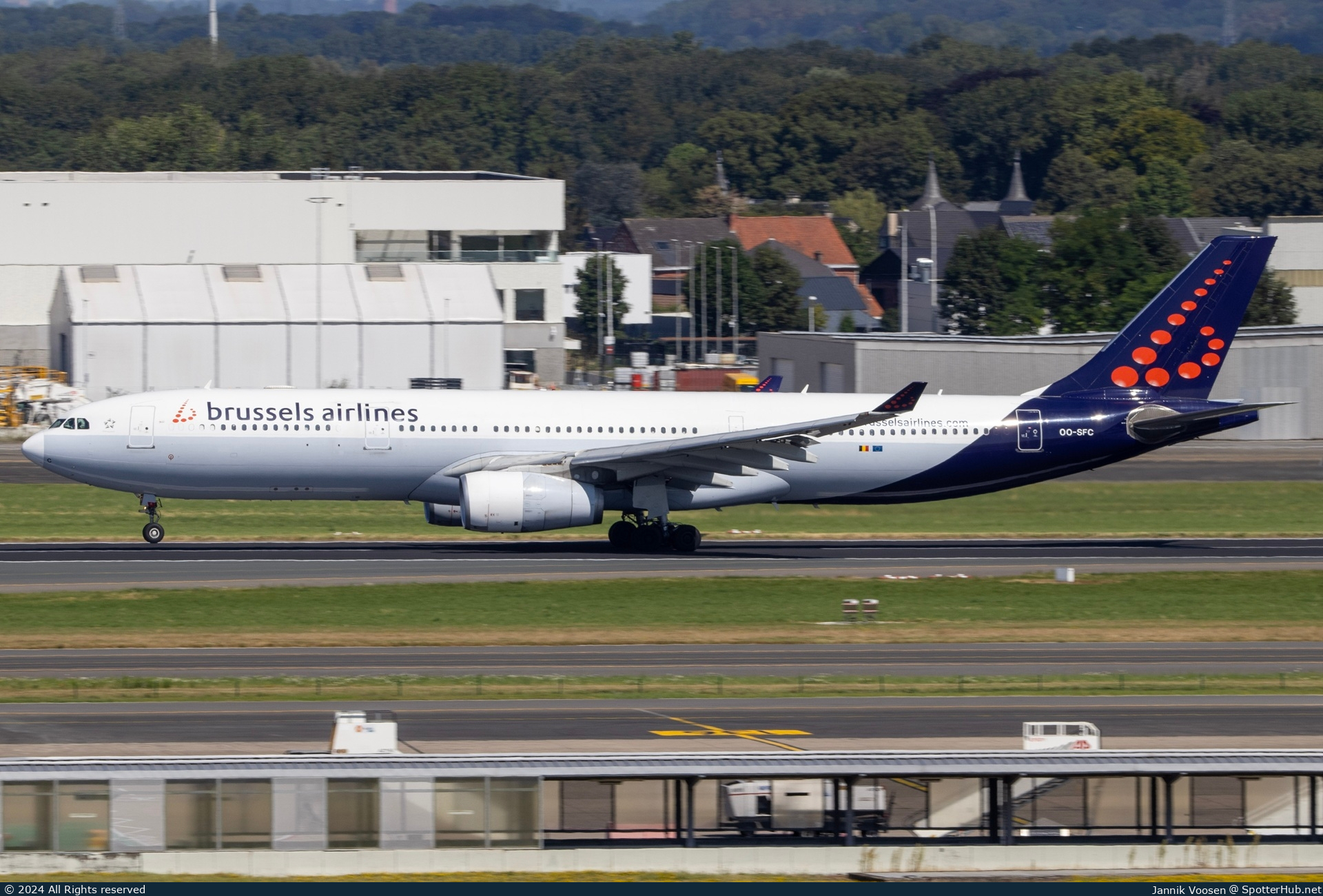Photo of OO-SFC - Airbus A330-342 operated by Brussels Airlines