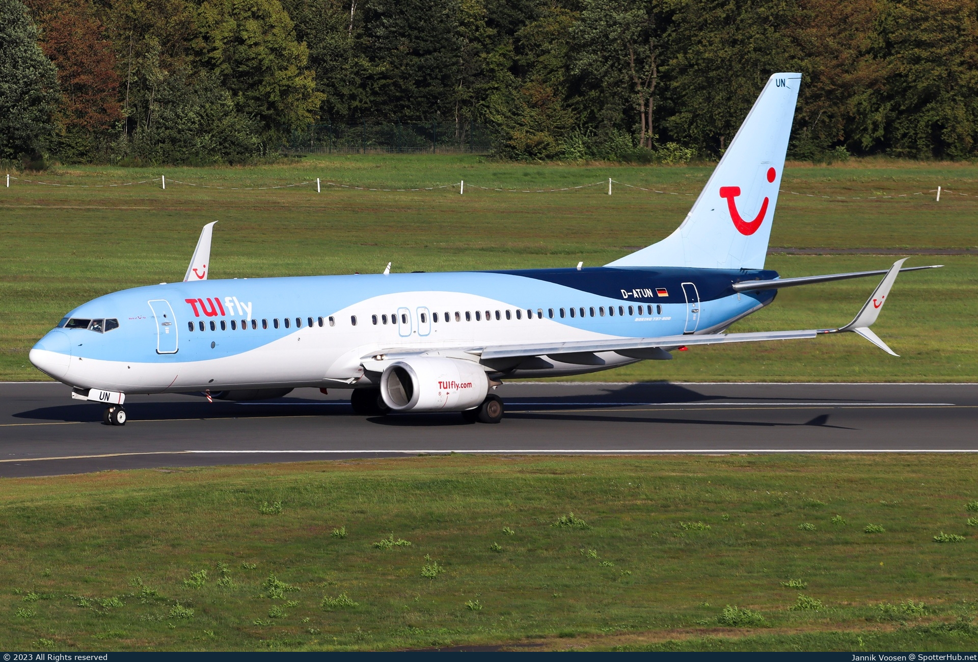 Photo of D-ATUN - Boeing 737-8K5 operated by TUIfly