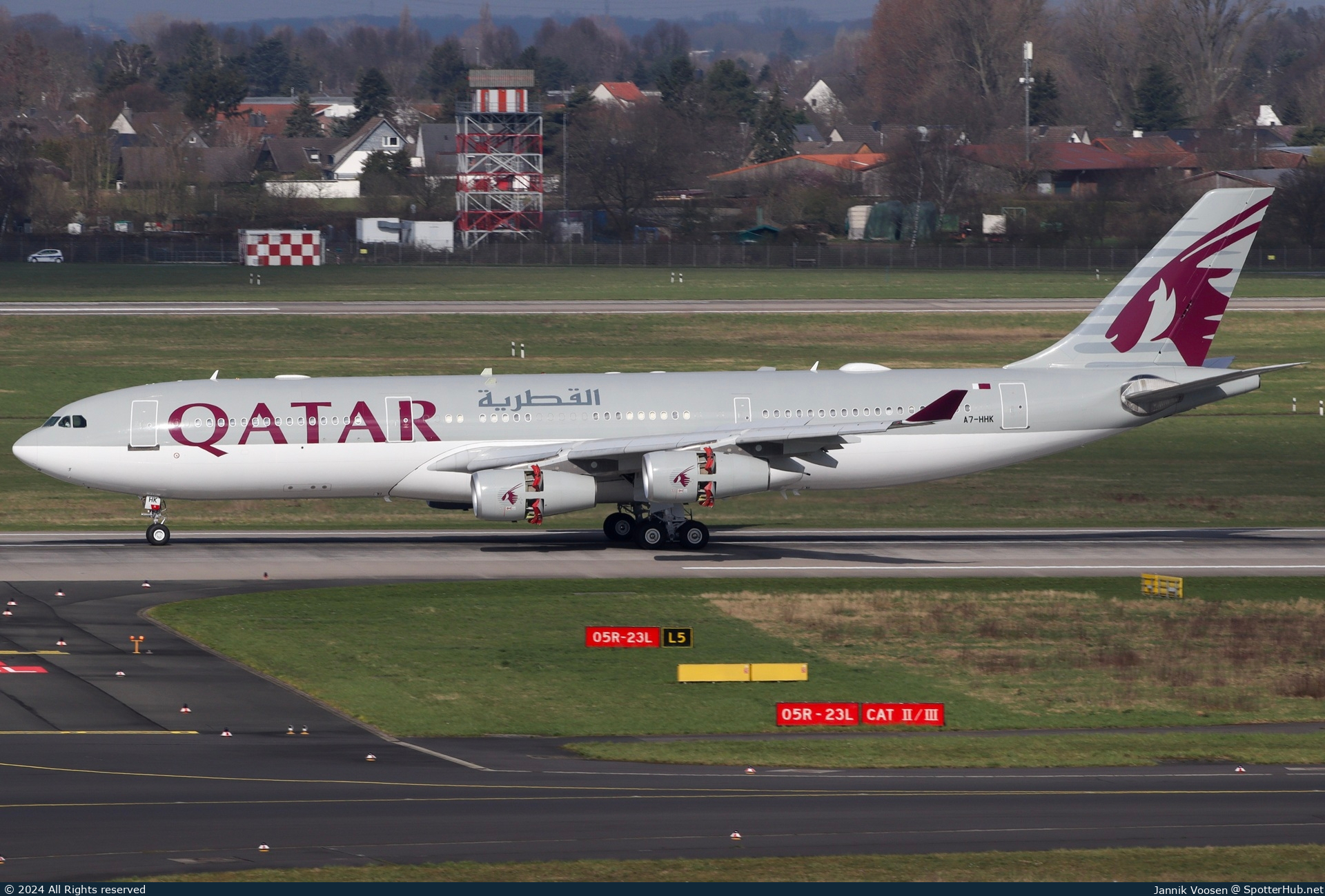 Photo of A7-HHK - Airbus A340-211 operated by Qatar Amiri Flight