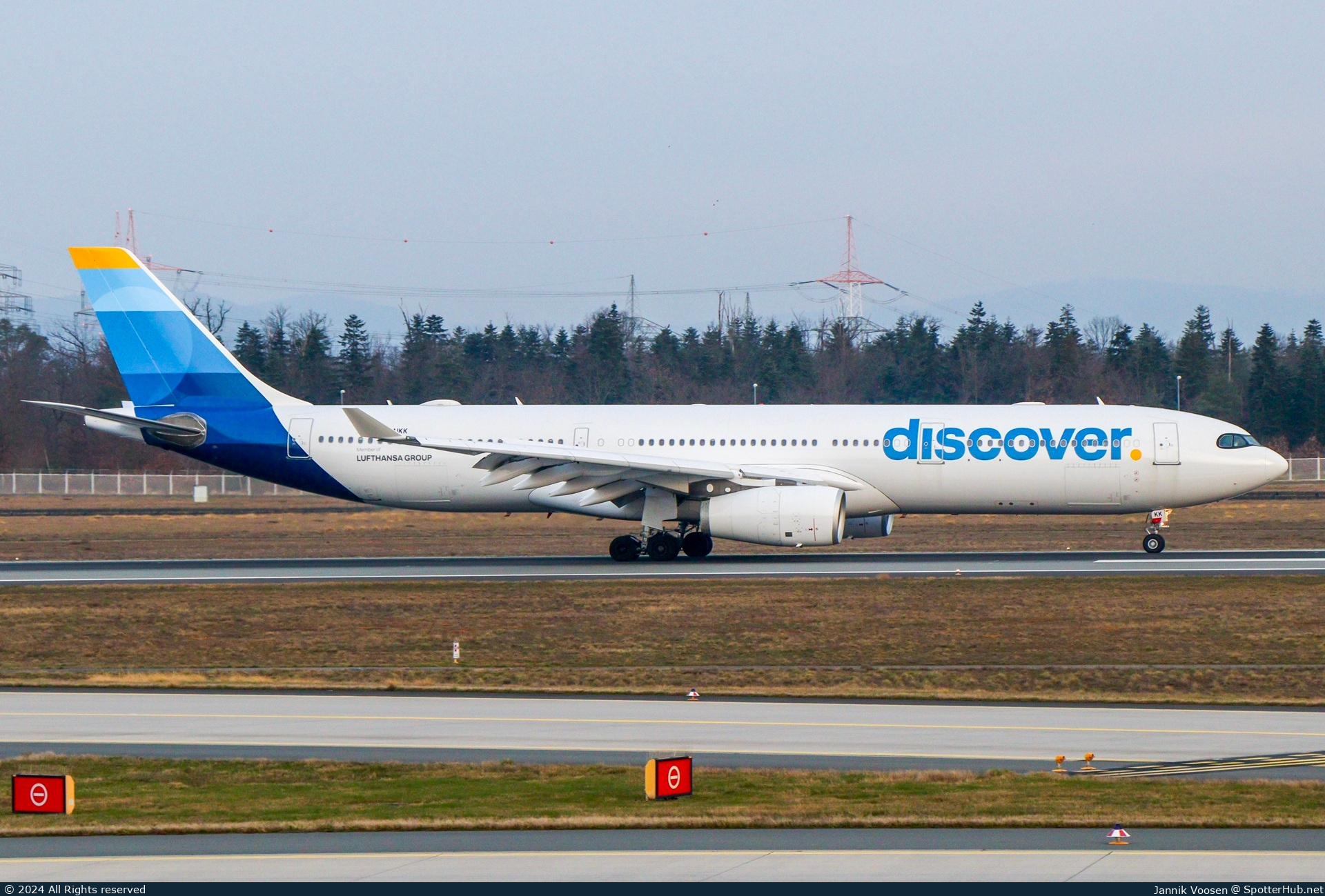Photo of D-AIKK - Airbus A330-343 operated by Discover Airlines