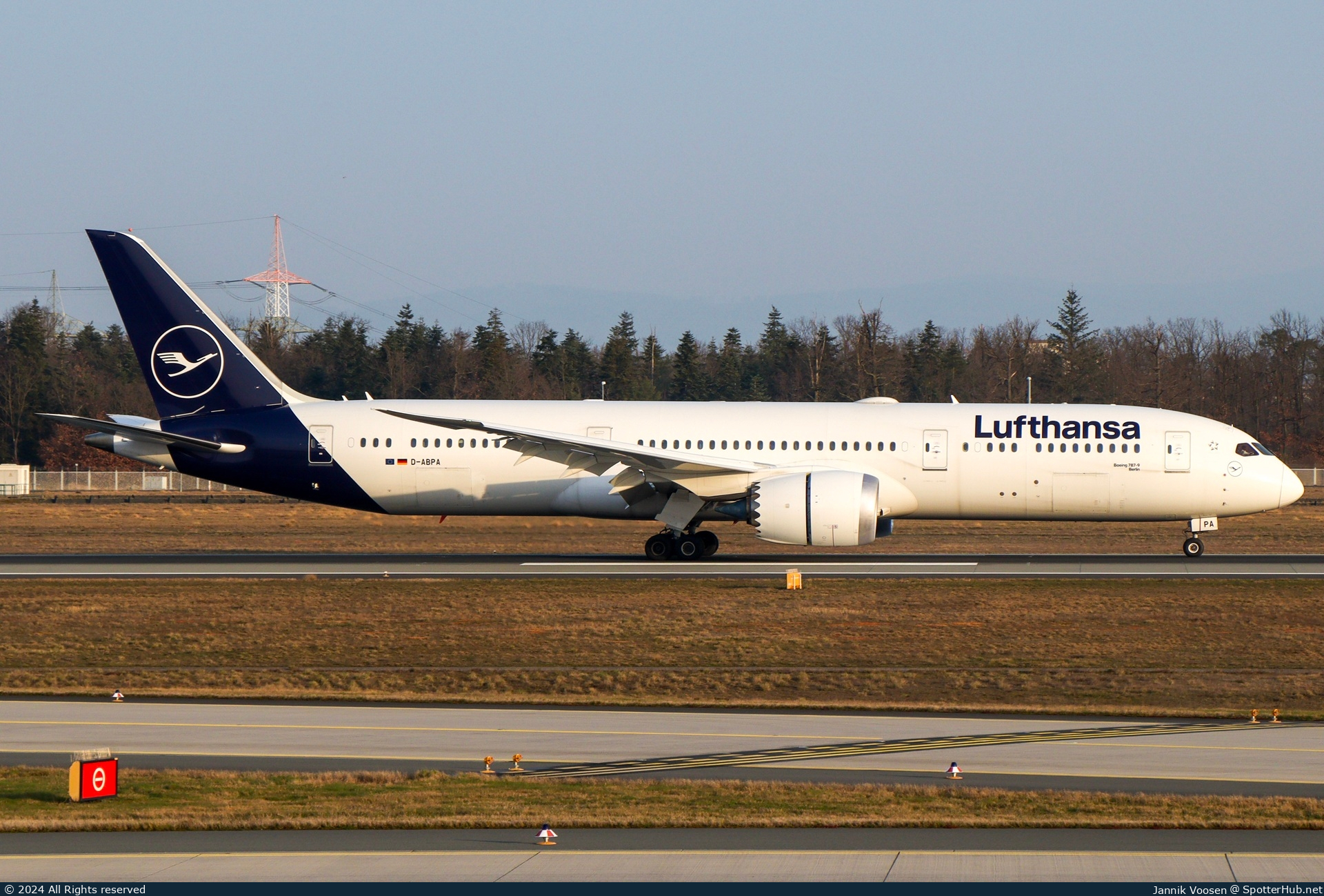 Photo of D-ABPA - Boeing 787-9 Dreamliner operated by Lufthansa