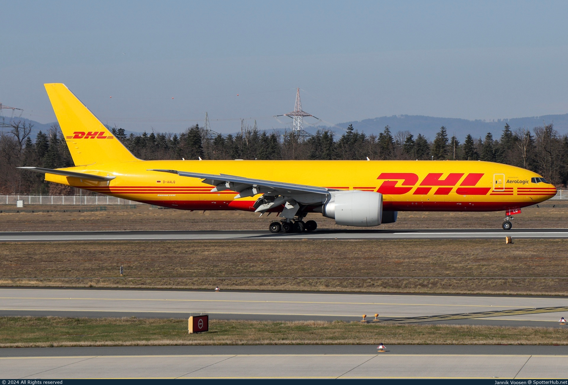Photo of D-AALQ - Boeing 777-F operated by AeroLogic