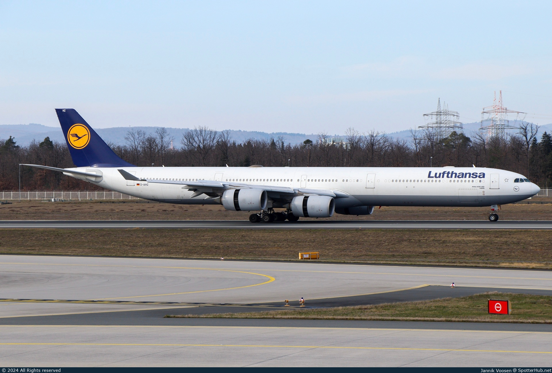 Photo of D-AIHZ - Airbus A340-642 operated by Lufthansa