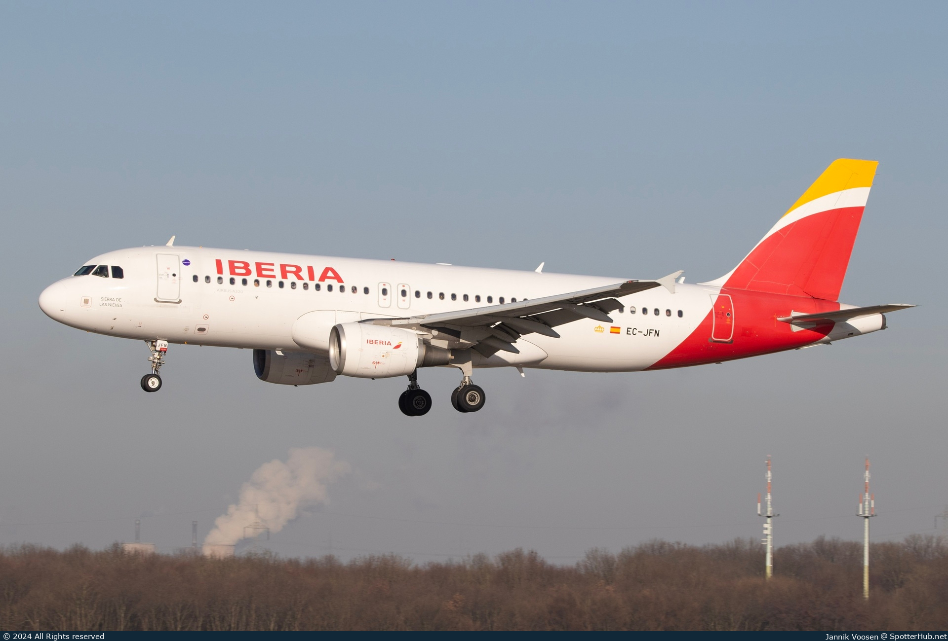 Photo of EC-JFN - Airbus A320-214 operated by Iberia