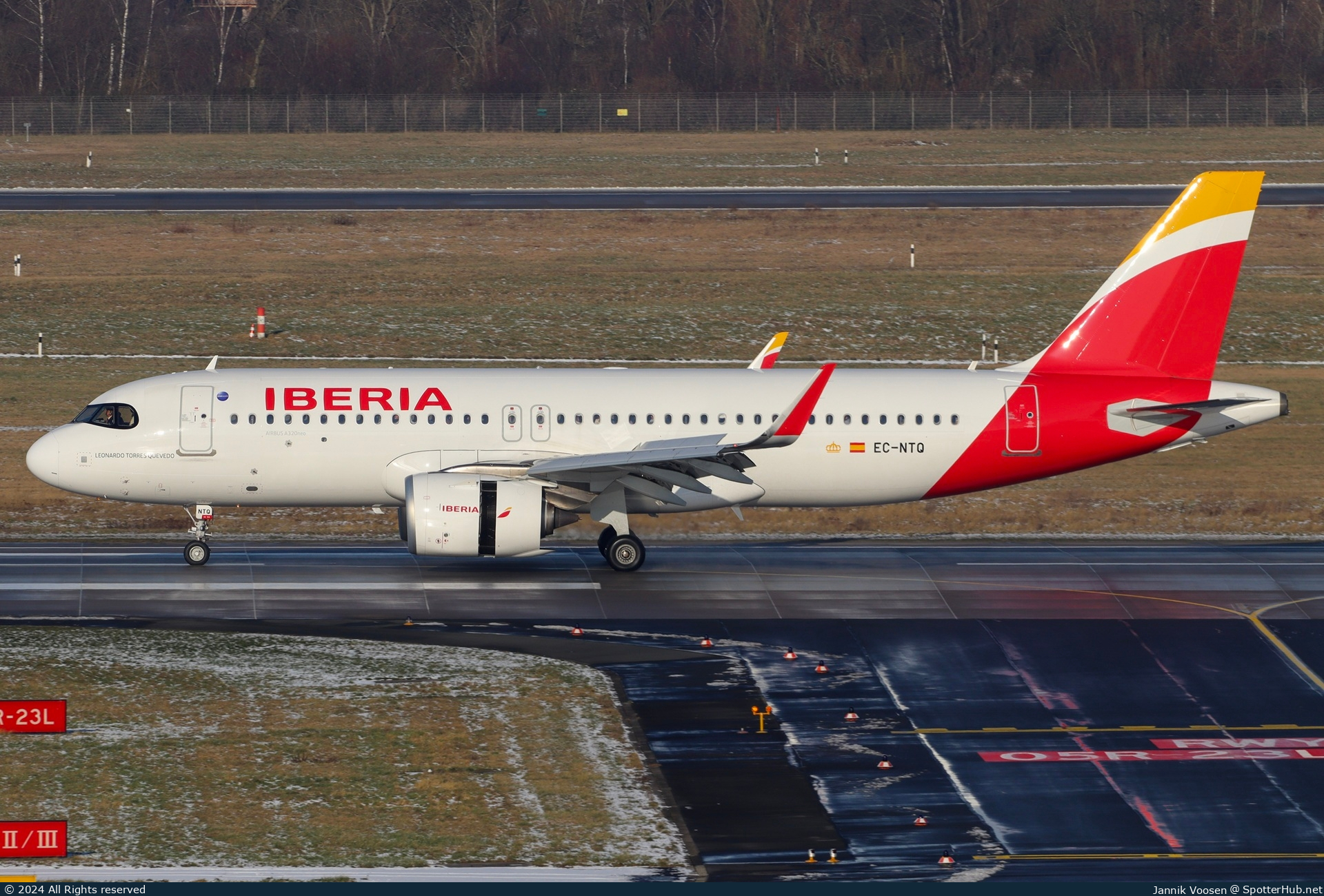 Photo of EC-NTQ - Airbus A320-251N operated by Iberia