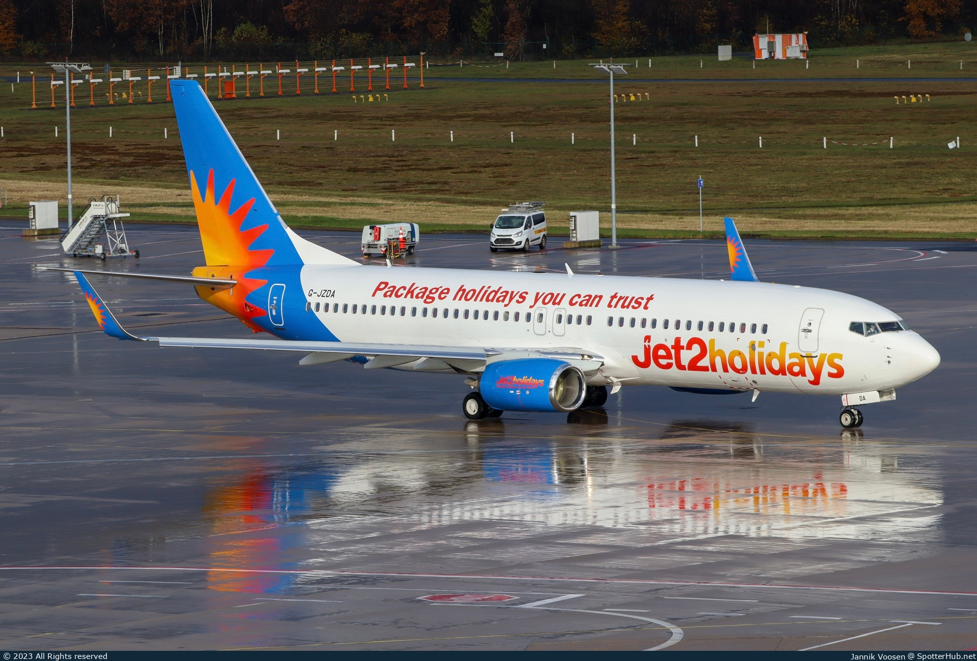 Photo of G-JZDA - Boeing 737-82R operated by Jet2