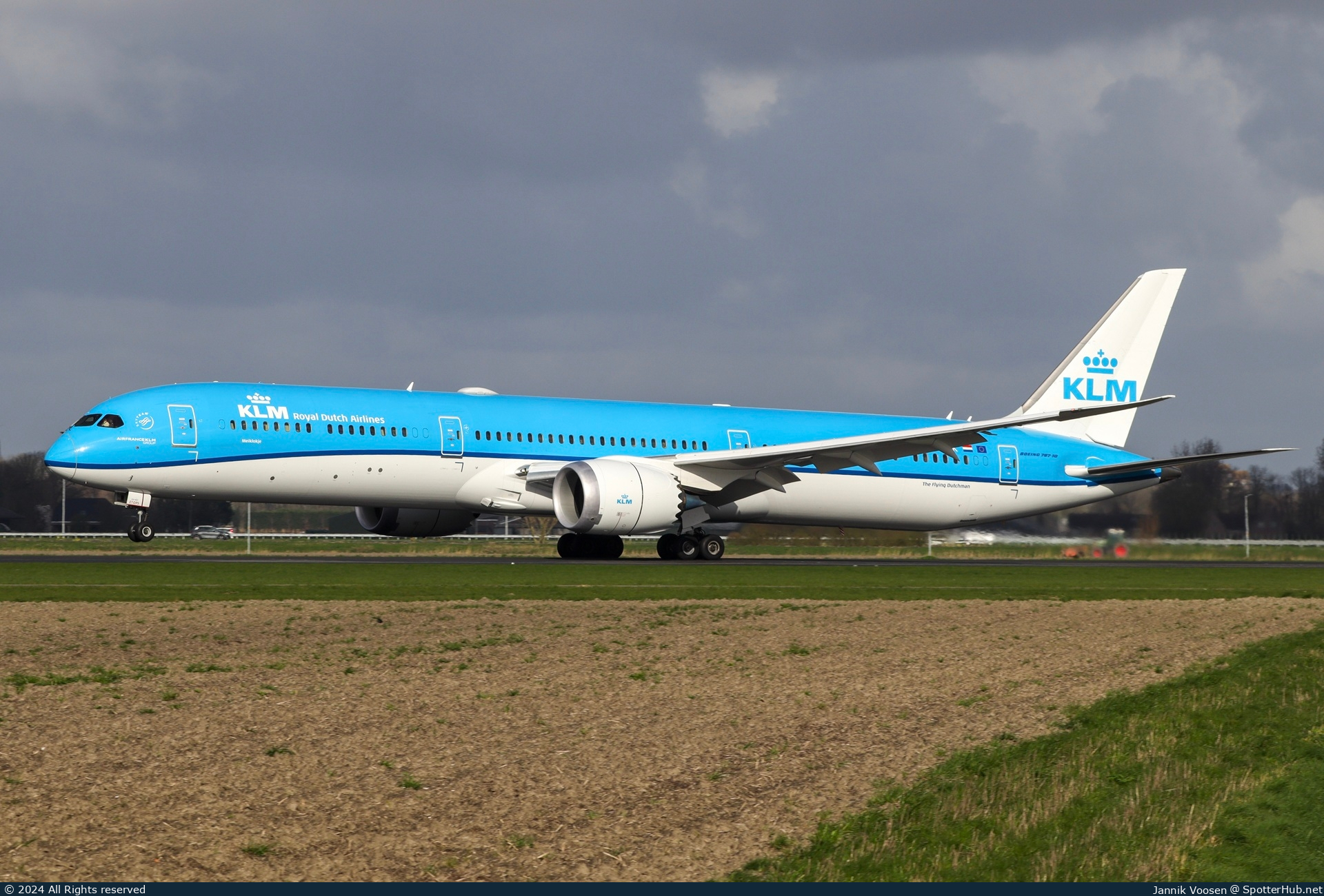Photo of PH-BKK - Boeing 787-10 Dreamliner operated by KLM Royal Dutch Airlines