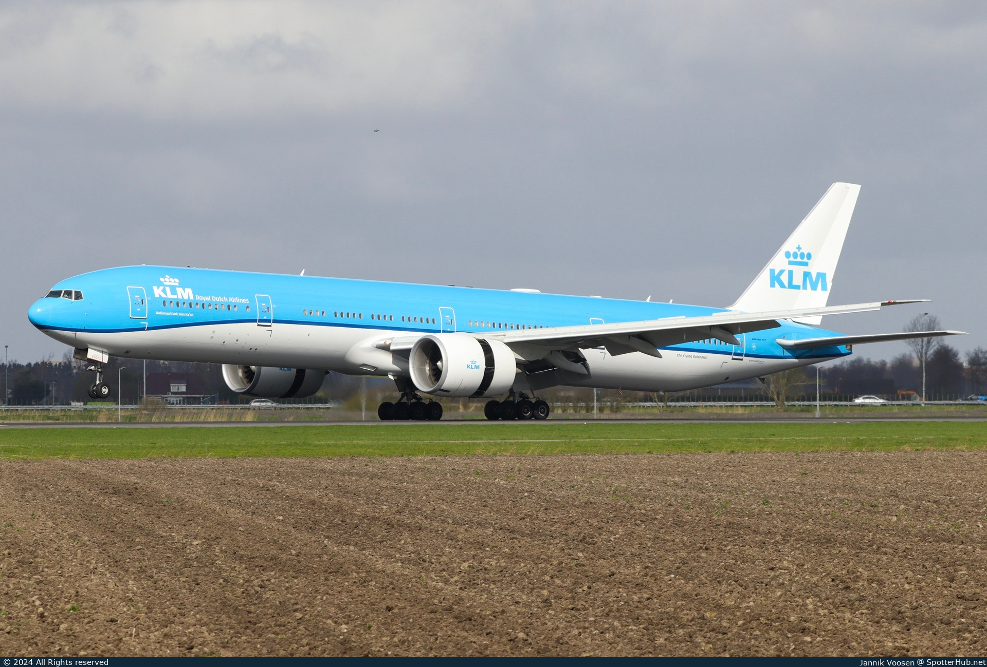 Photo of PH-BVC - Boeing 777-306(ER) operated by KLM Royal Dutch Airlines
