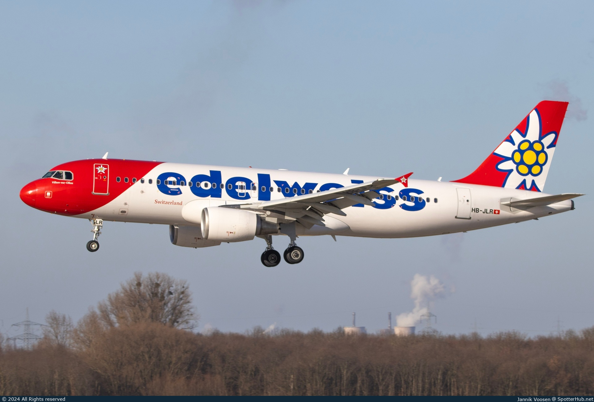 Photo of HB-JLR - Airbus A320-214 operated by Edelweiss Air