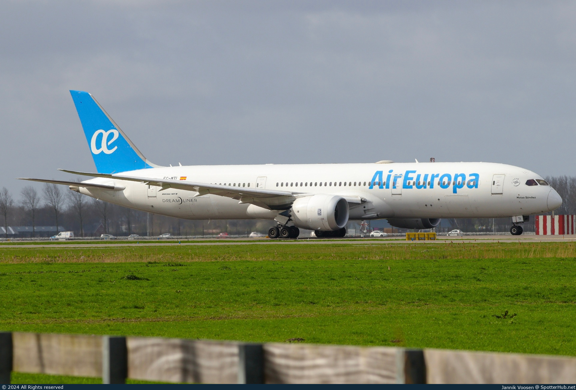 Photo of EC-MTI - Boeing 787-9 Dreamliner operated by Air Europa