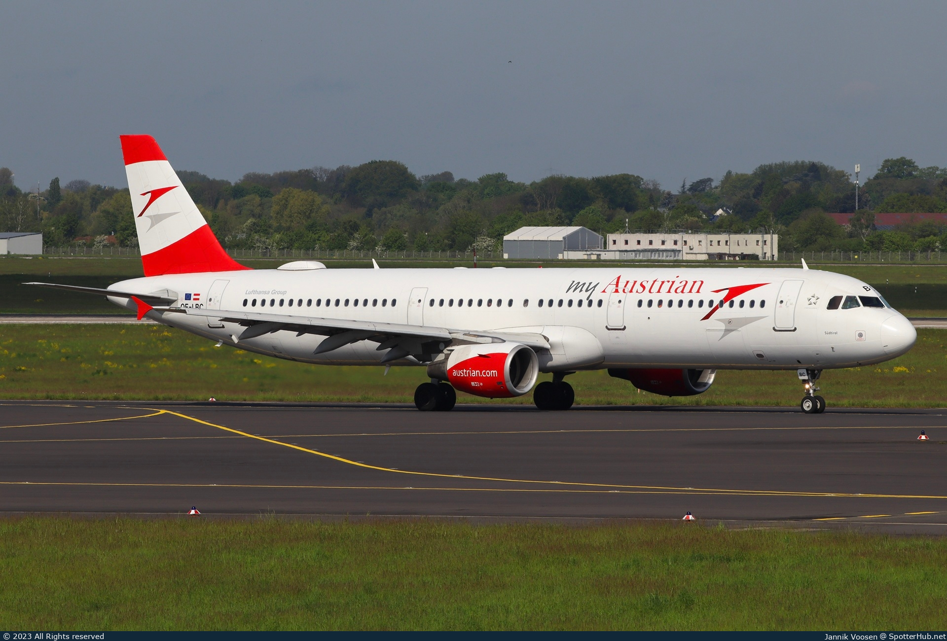 Photo of OE-LBC - Airbus A321-111 operated by Austrian Airlines