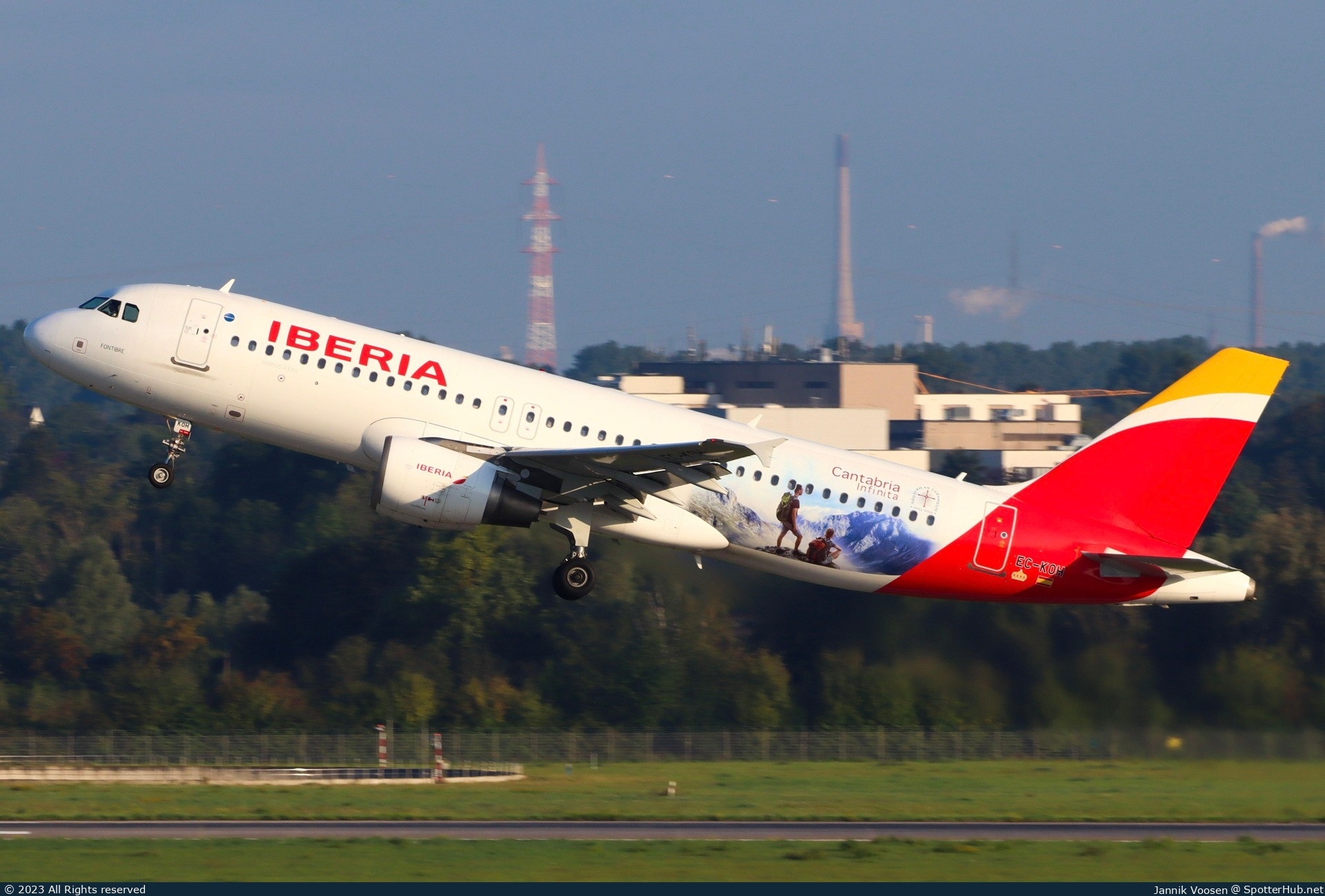 Photo of EC-KOH - Airbus A320-214 operated by Iberia