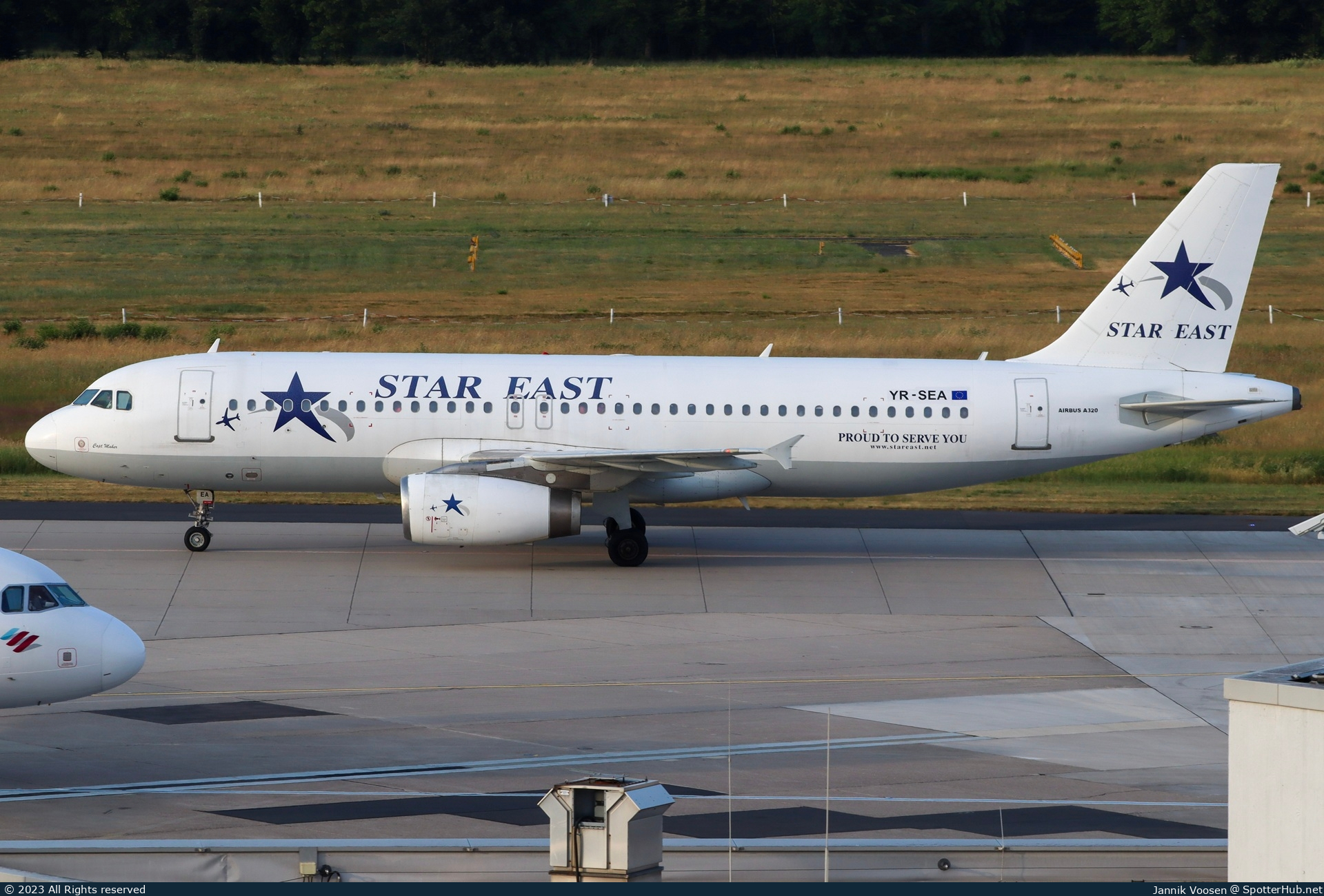 Photo of YR-SEA - Airbus A320-231 operated by Star East Airlines