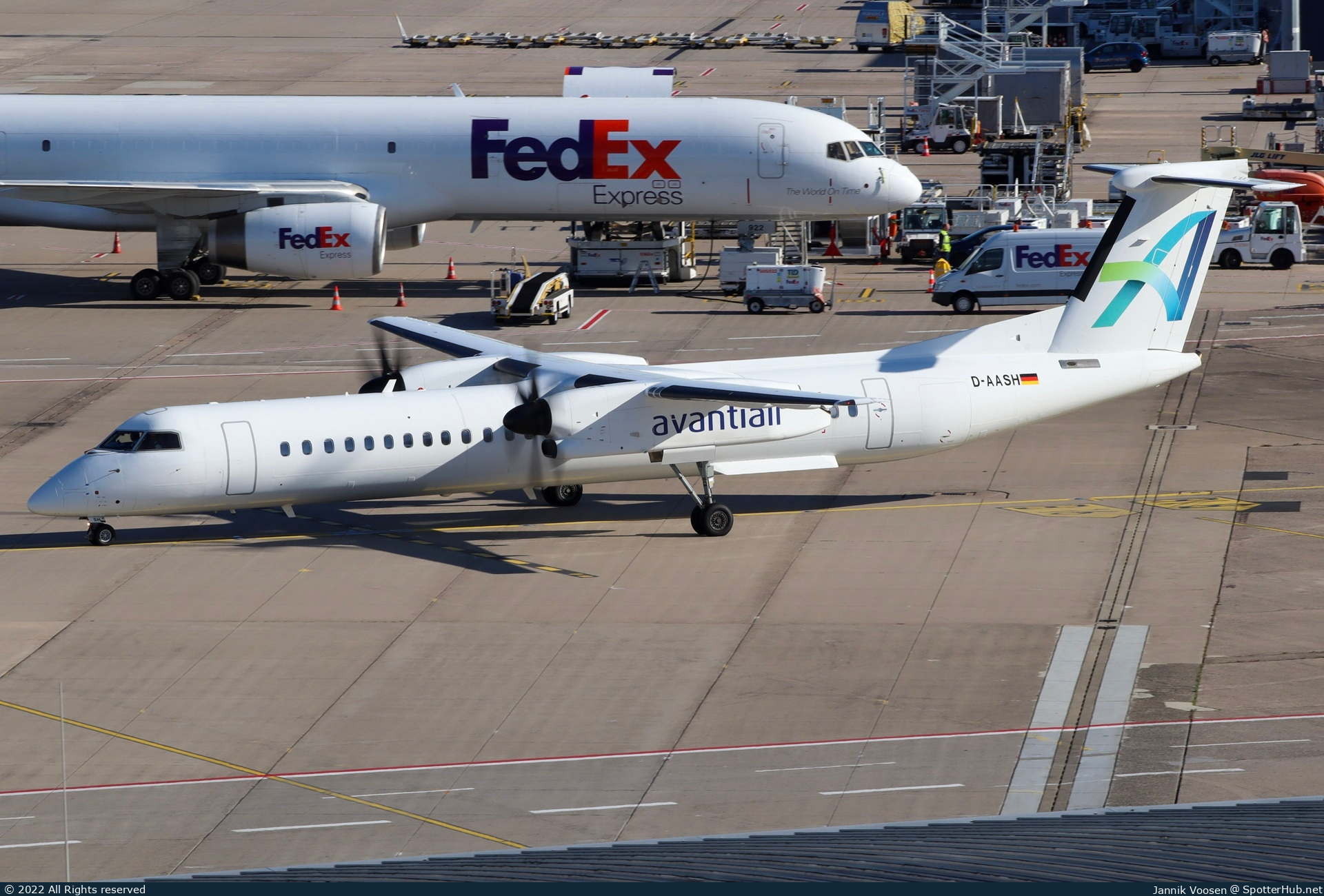 Photo of D-AASH - Bombardier DHC-8-402 Dash 8 Q400 operated by Avanti Air