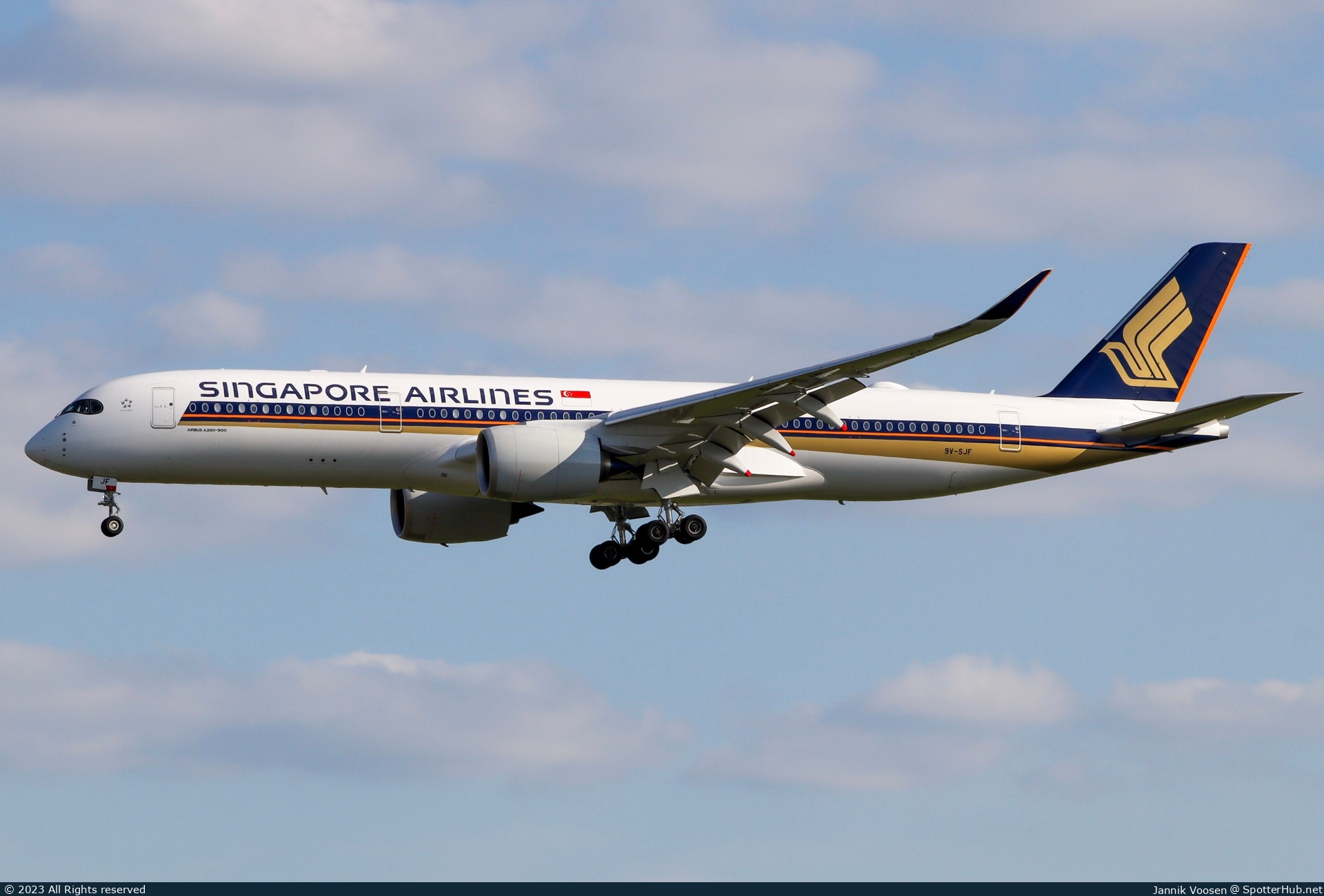 Photo of 9V-SJF - Airbus A350-941 operated by Singapore Airlines