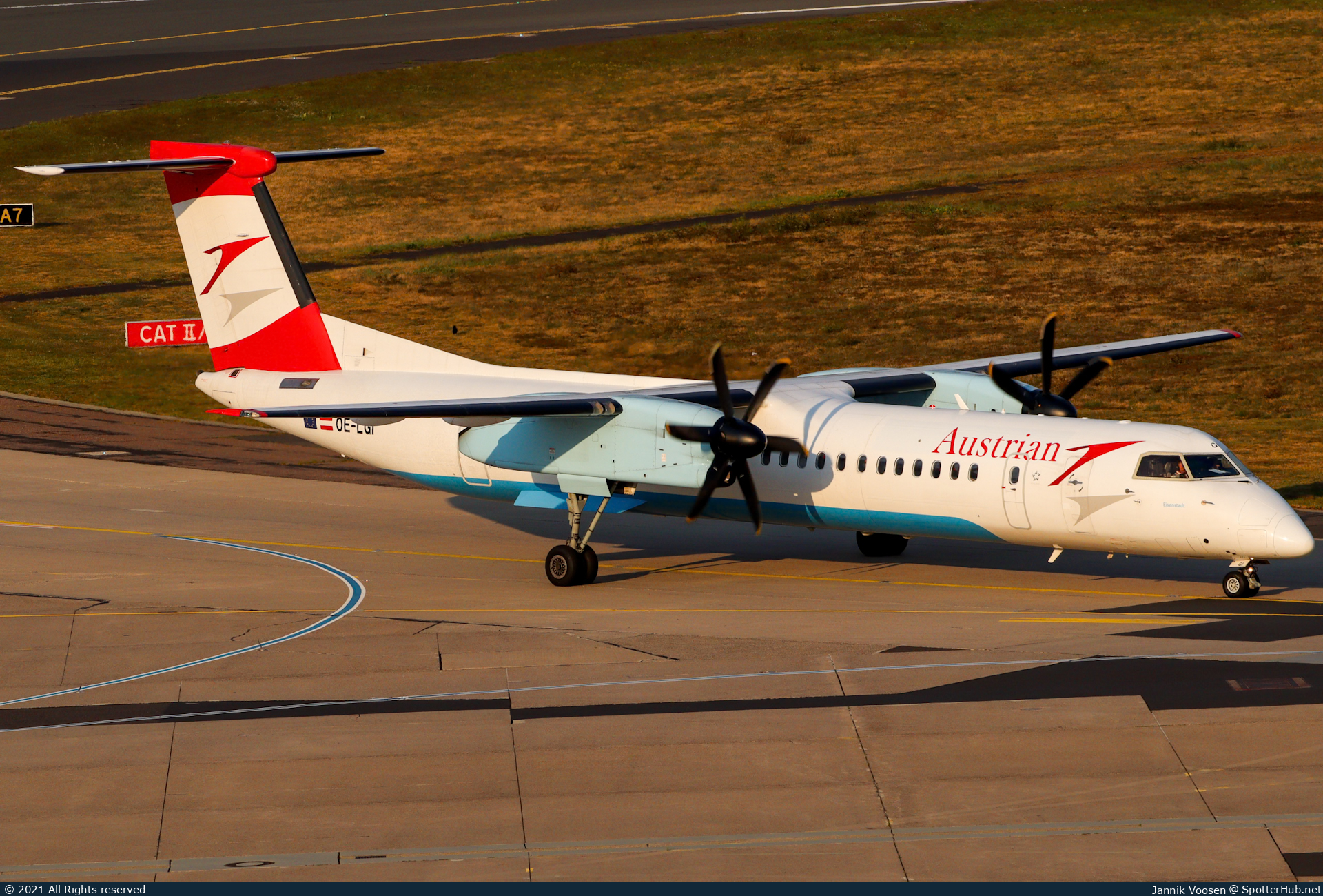 Photo of OE-LGI - Bombardier DHC-8-402 Dash 8 Q400 operated by Austrian Airlines