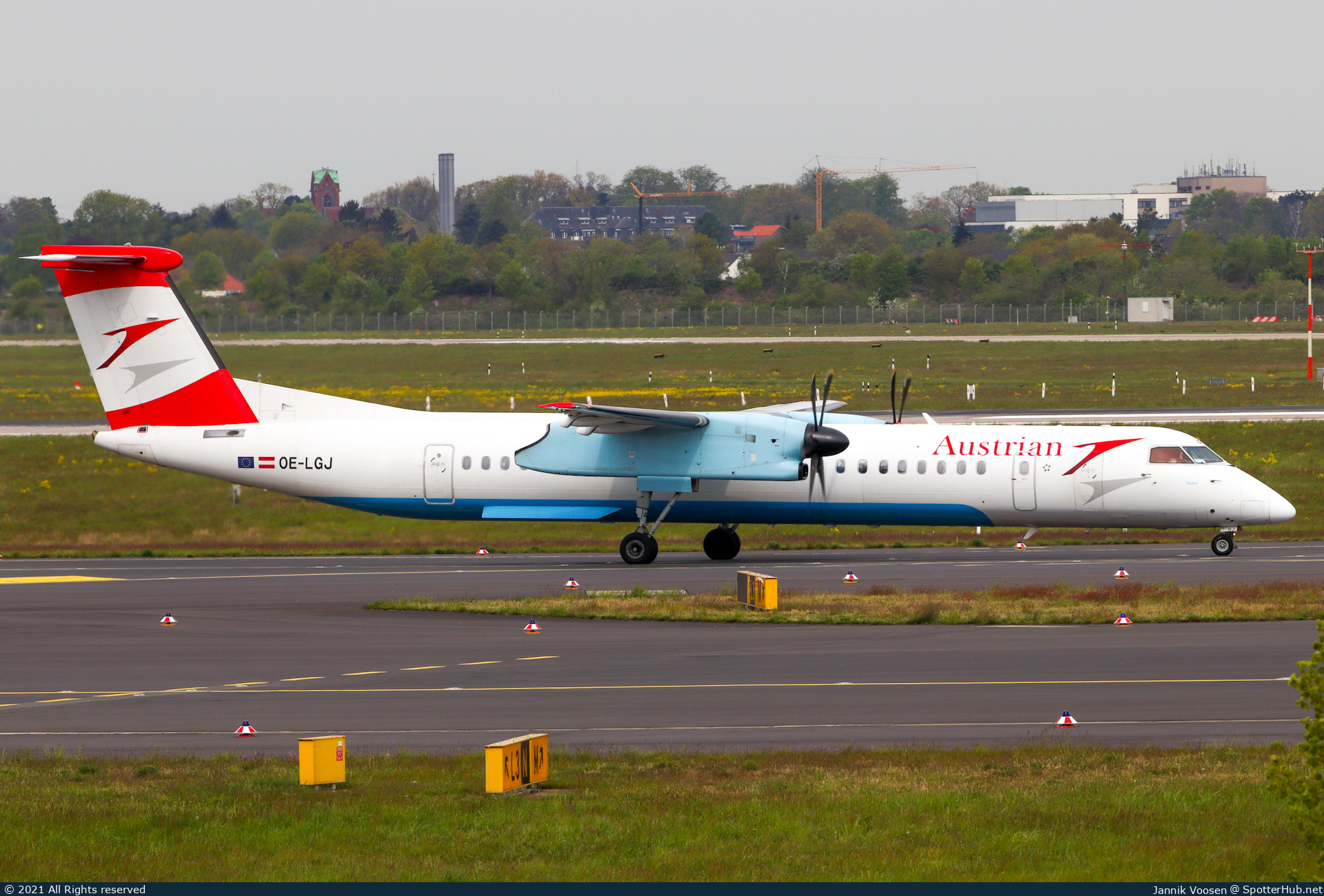 Photo of OE-LGJ - Bombardier DHC-8-402 Dash 8 Q400 operated by Austrian Airlines