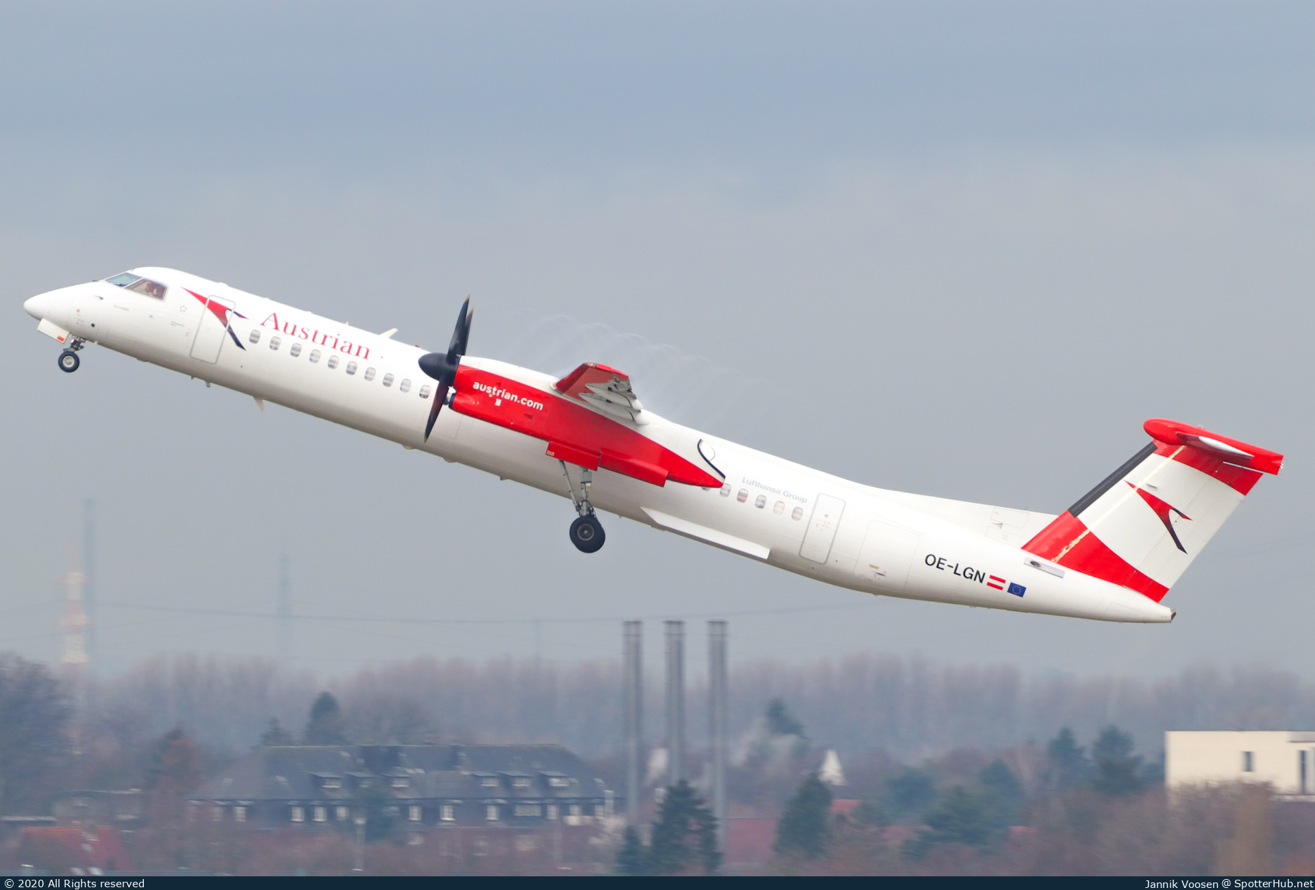 Photo of OE-LGN - Bombardier DHC-8-402 Dash 8 Q400 operated by Austrian Airlines