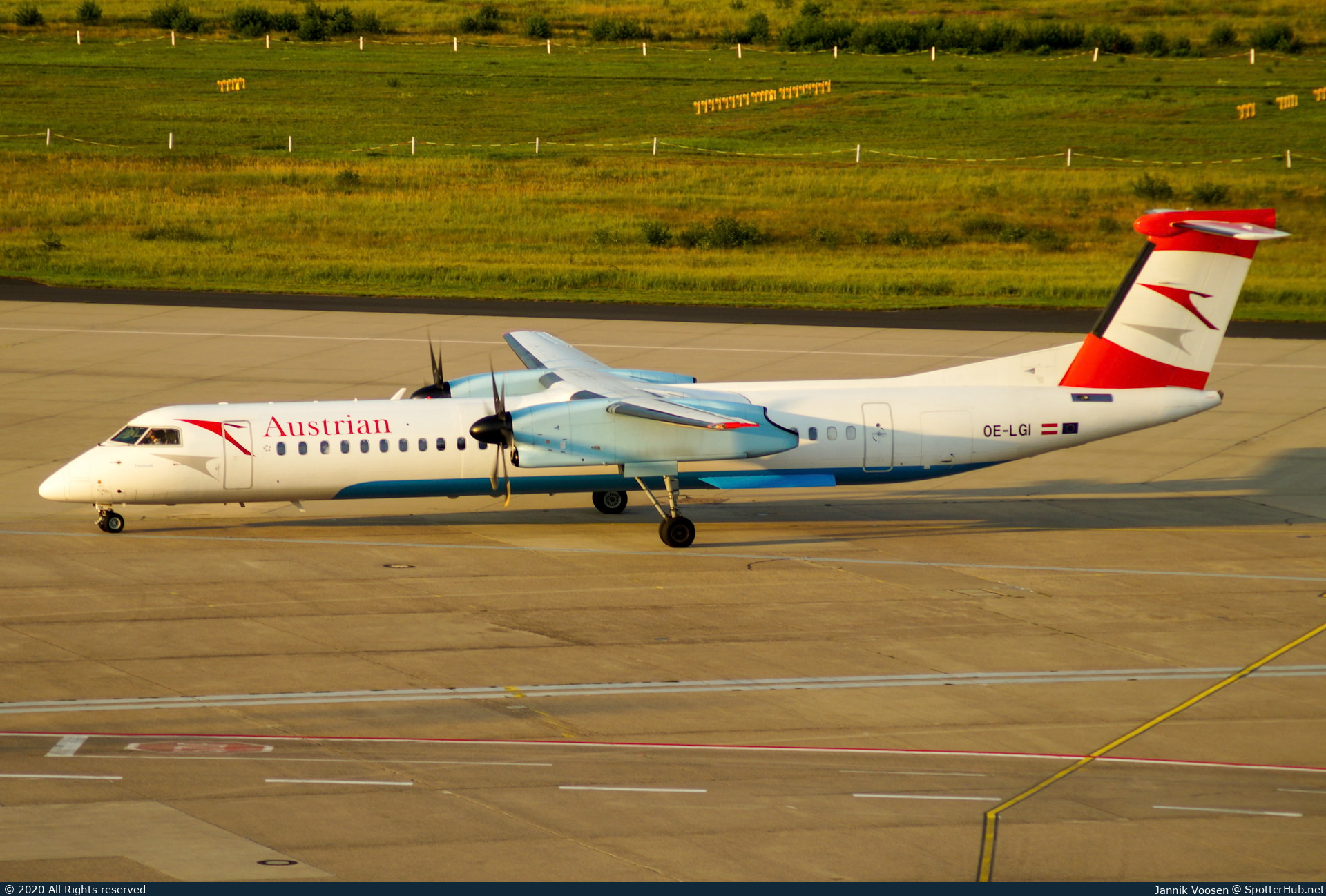 Photo of OE-LGI - Bombardier DHC-8-402 Dash 8 Q400 operated by Austrian Airlines