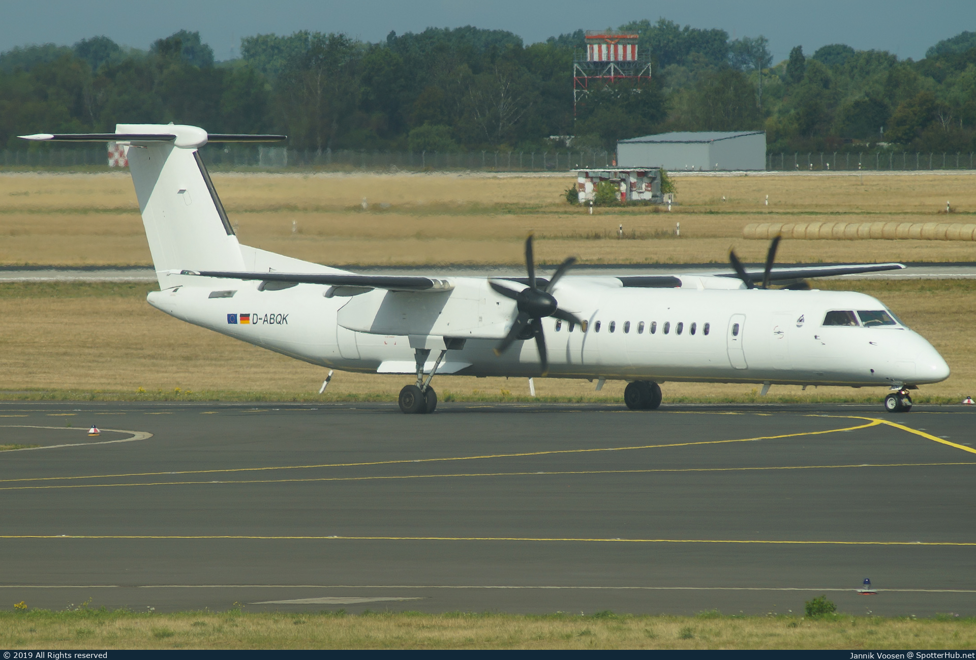 Photo of D-ABQK - Bombardier DHC-8-402 Dash 8 Q400 operated by Eurowings (opb LGW Luftfahrtgesellschaft Walter)