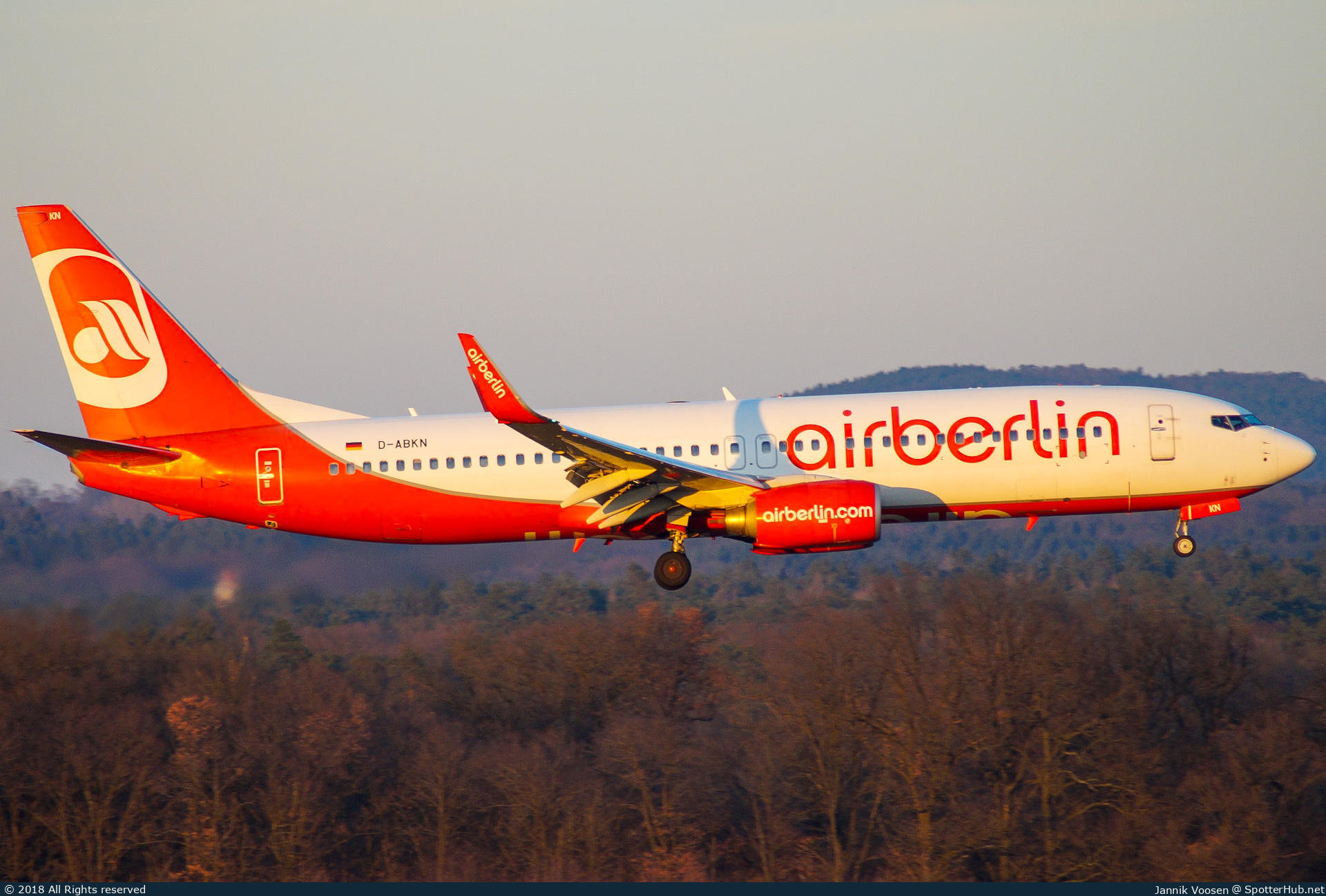 Photo of D-ABKN - Boeing 737-86J operated by Air Berlin (opb TUIfly)