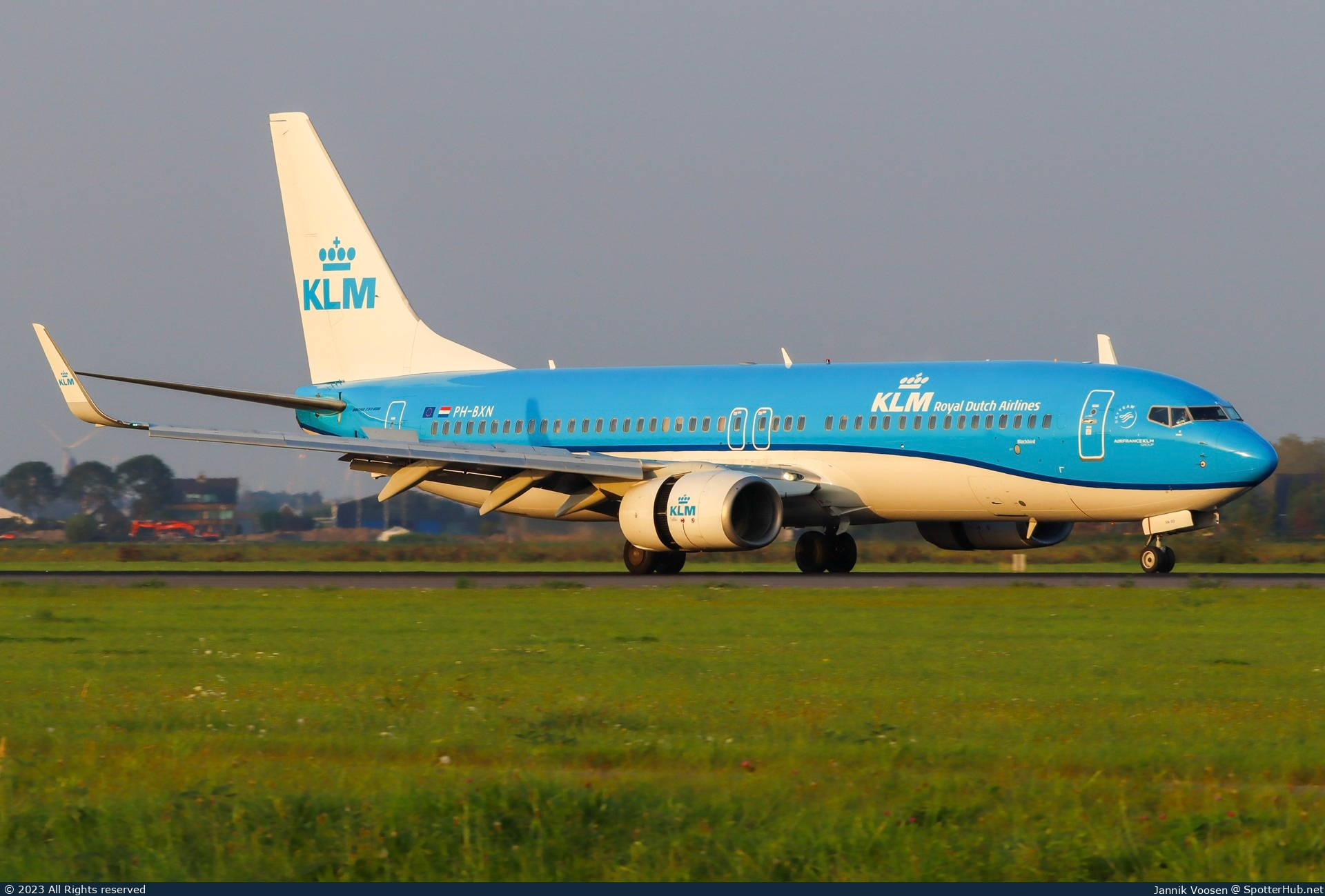 Photo of PH-BXN - Boeing 737-8K2 operated by KLM Royal Dutch Airlines