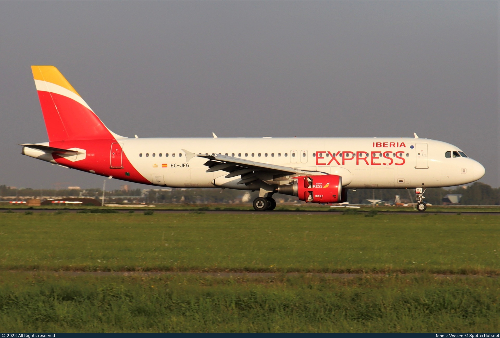 Photo of EC-JFG - Airbus A320-214 operated by Iberia Express