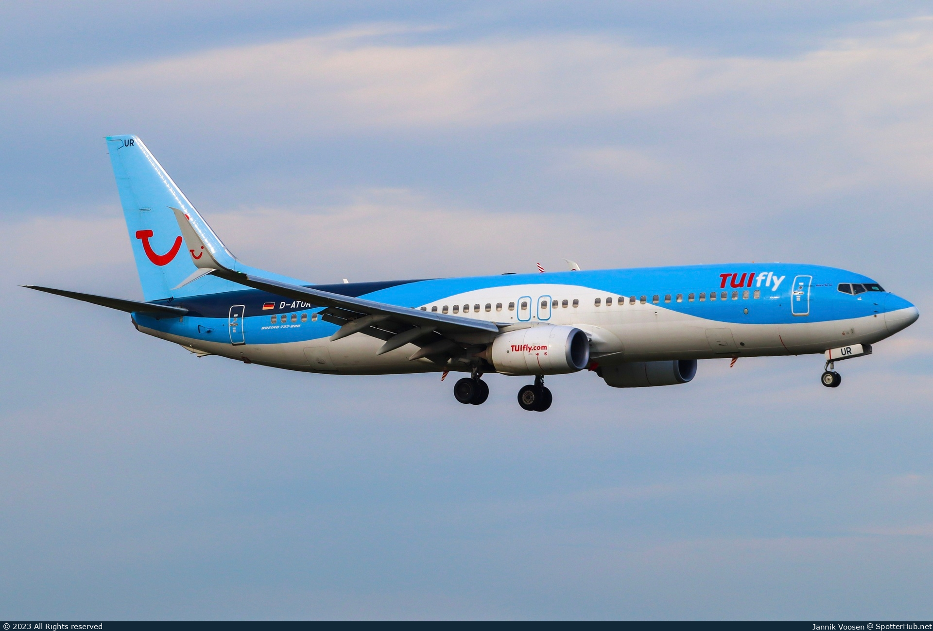 Photo of D-ATUR - Boeing 737-8K5 operated by TUIfly