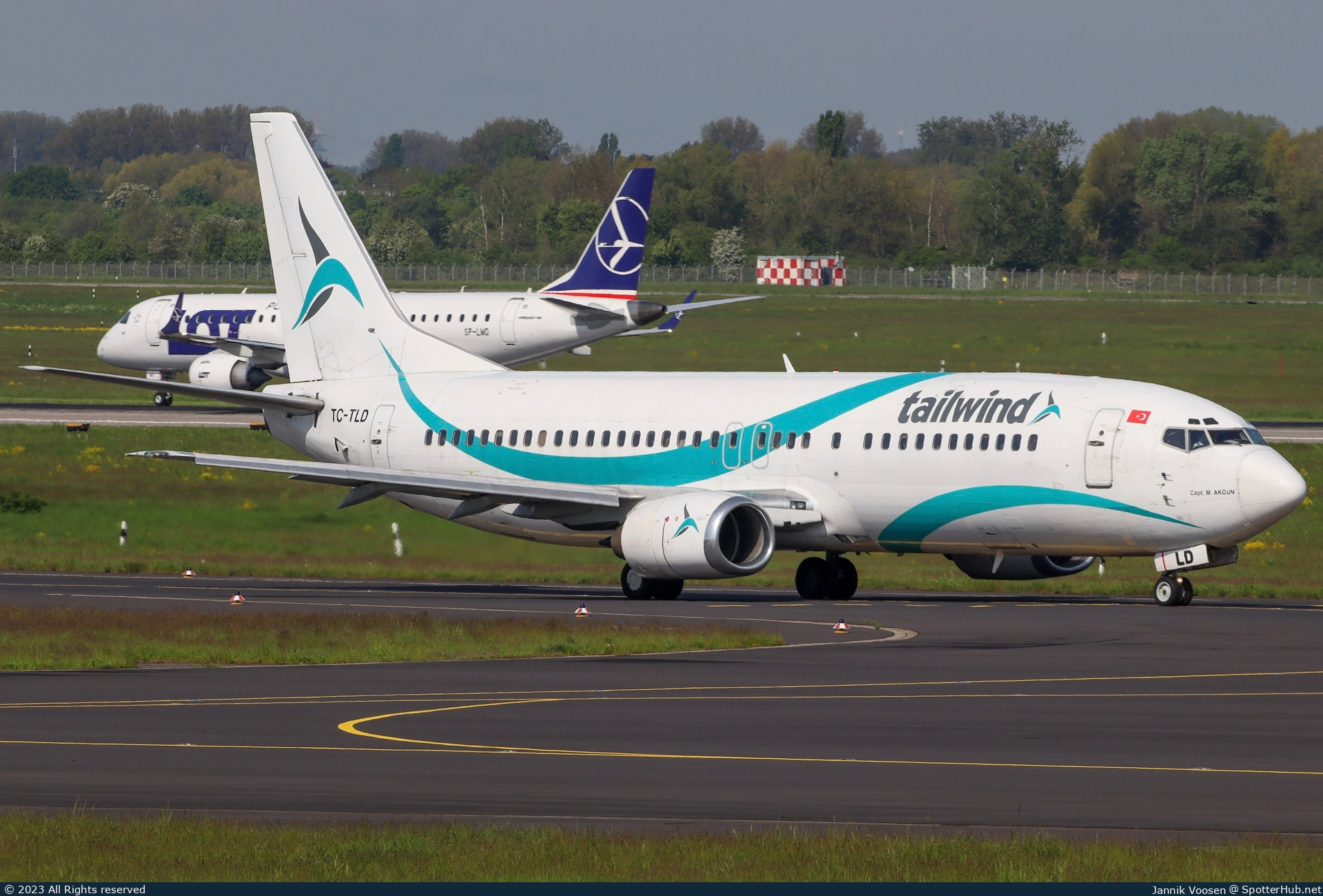 Photo of TC-TLD - Boeing 737-4Q8 operated by Tailwind Airlines