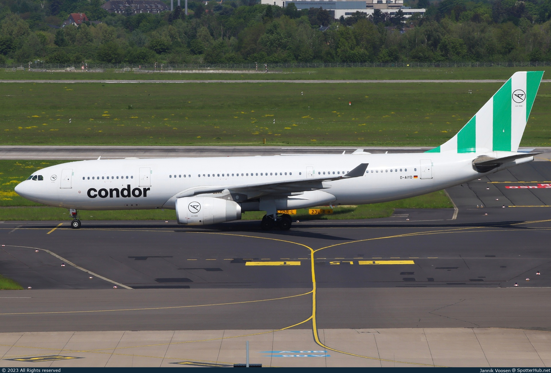 Photo of D-AIYD - Airbus A330-243 operated by Condor