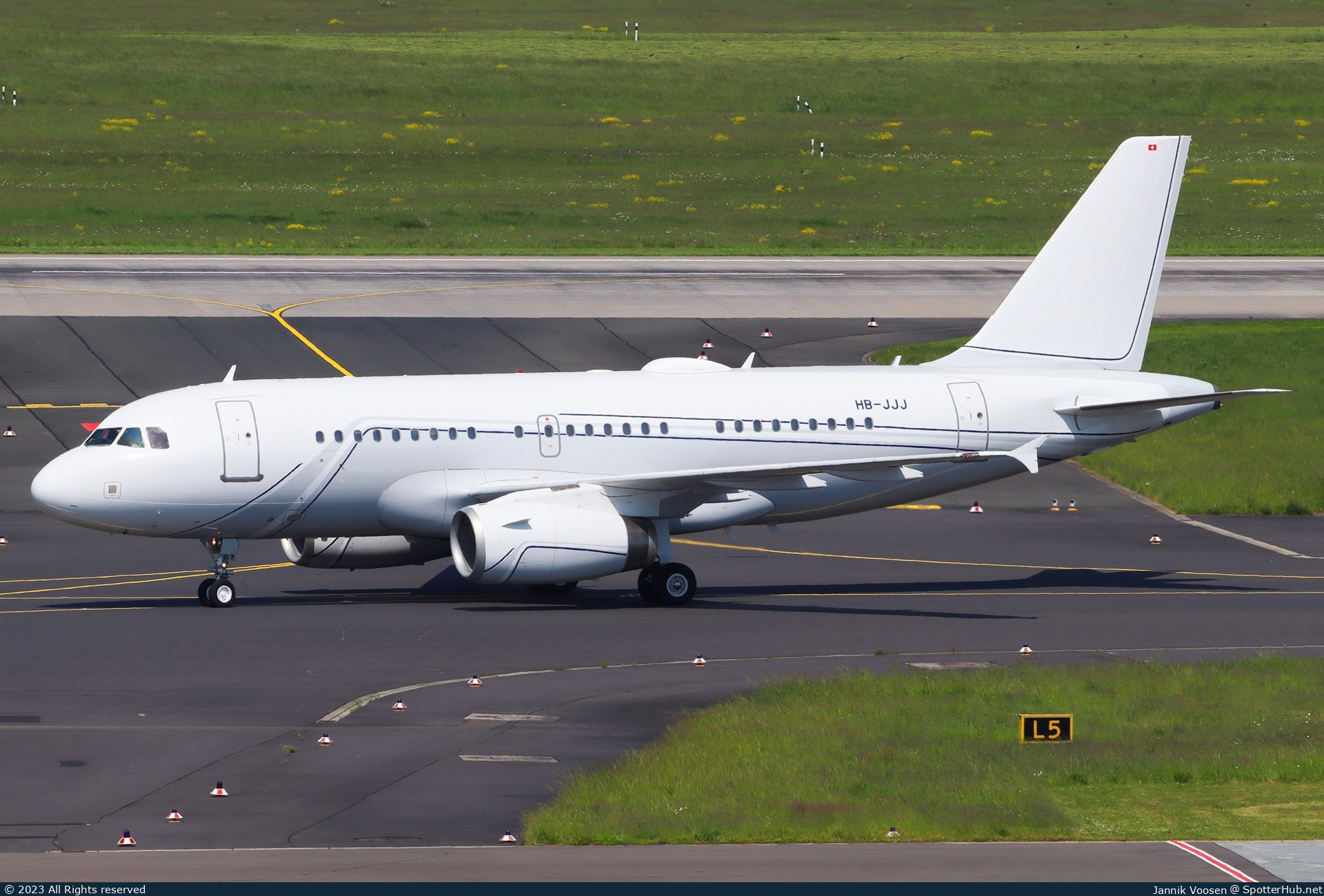 Photo of HB-JJJ - Airbus A319-133(CJ) operated by Nomad Aviation