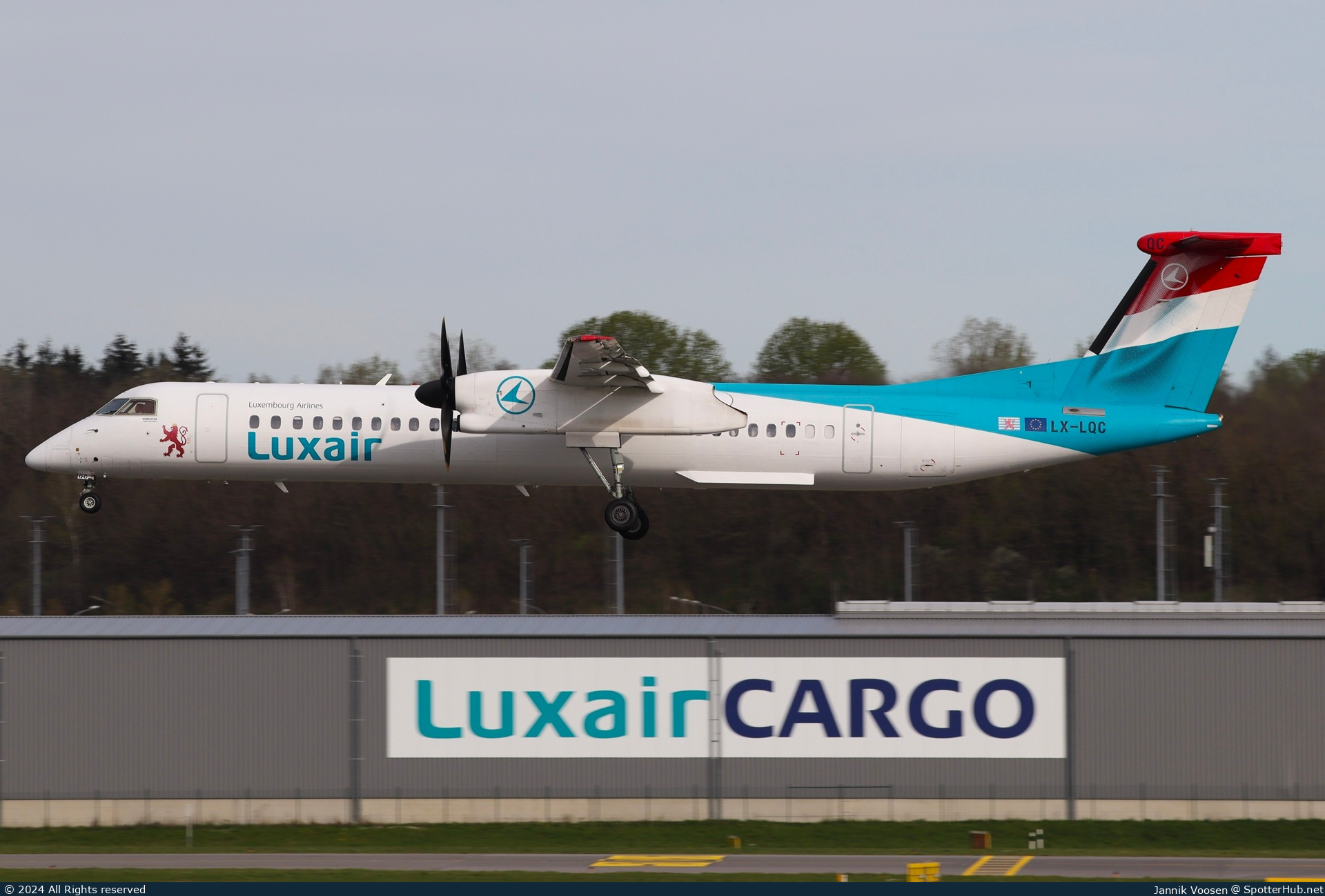 Photo of LX-LQC - Bombardier DHC-8-402 Dash 8 Q400 operated by Luxair