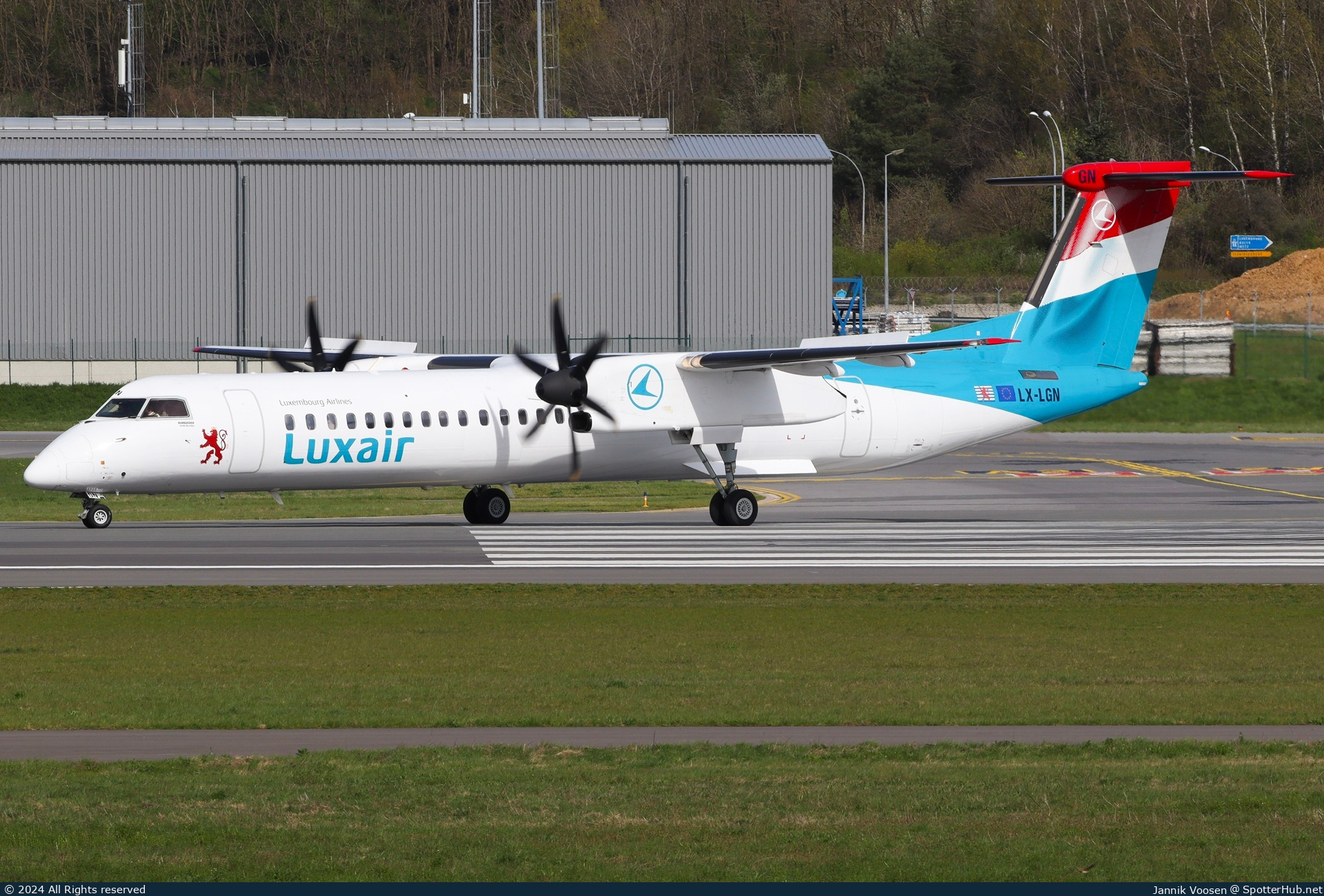 Photo of LX-LGN - Bombardier DHC-8-402 Dash 8 Q400 operated by Luxair