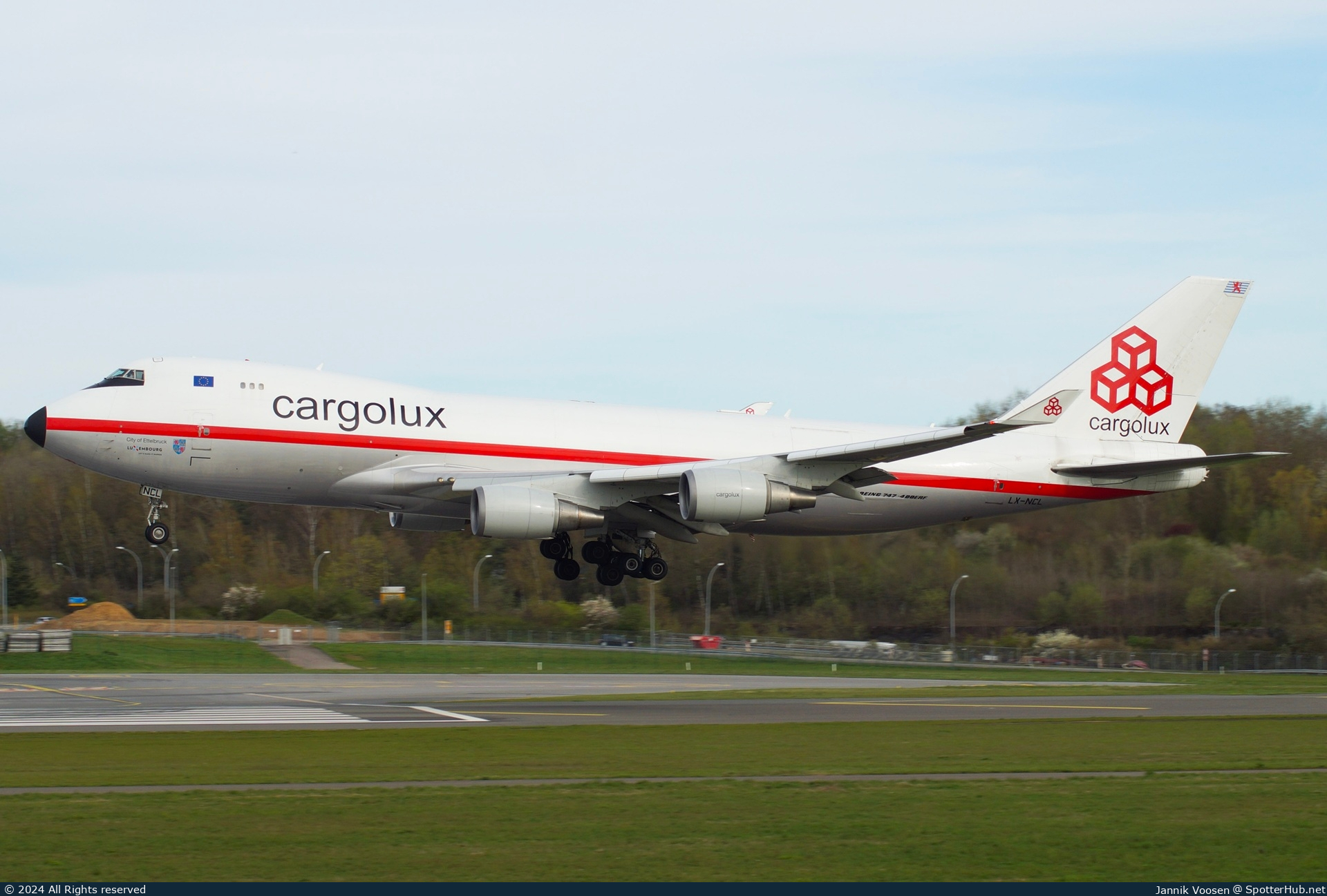 Photo of LX-NCL - Boeing 747-4EVF(ER) operated by Cargolux
