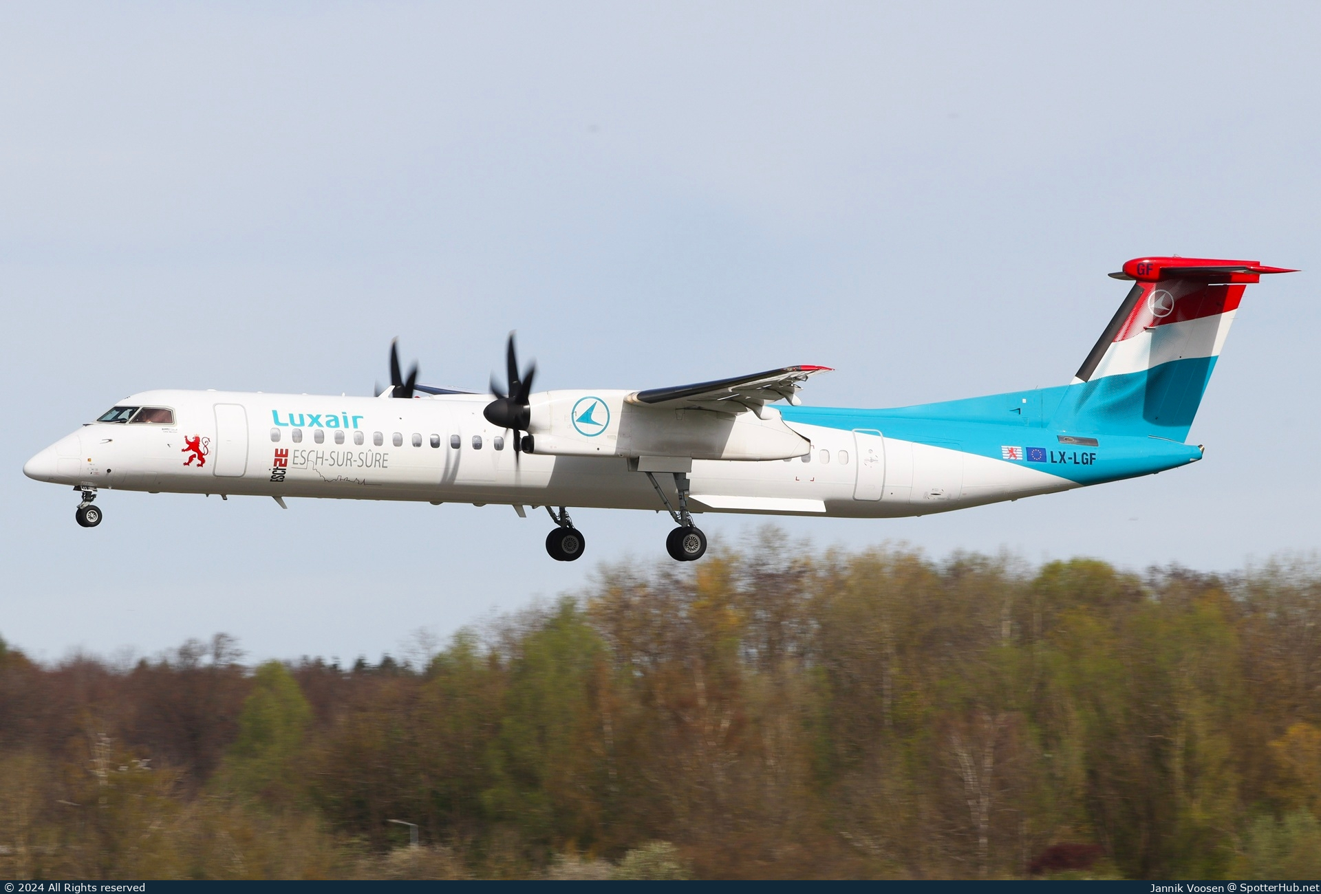 Photo of LX-LGF - Bombardier DHC-8-402 Dash 8 Q400 operated by Luxair