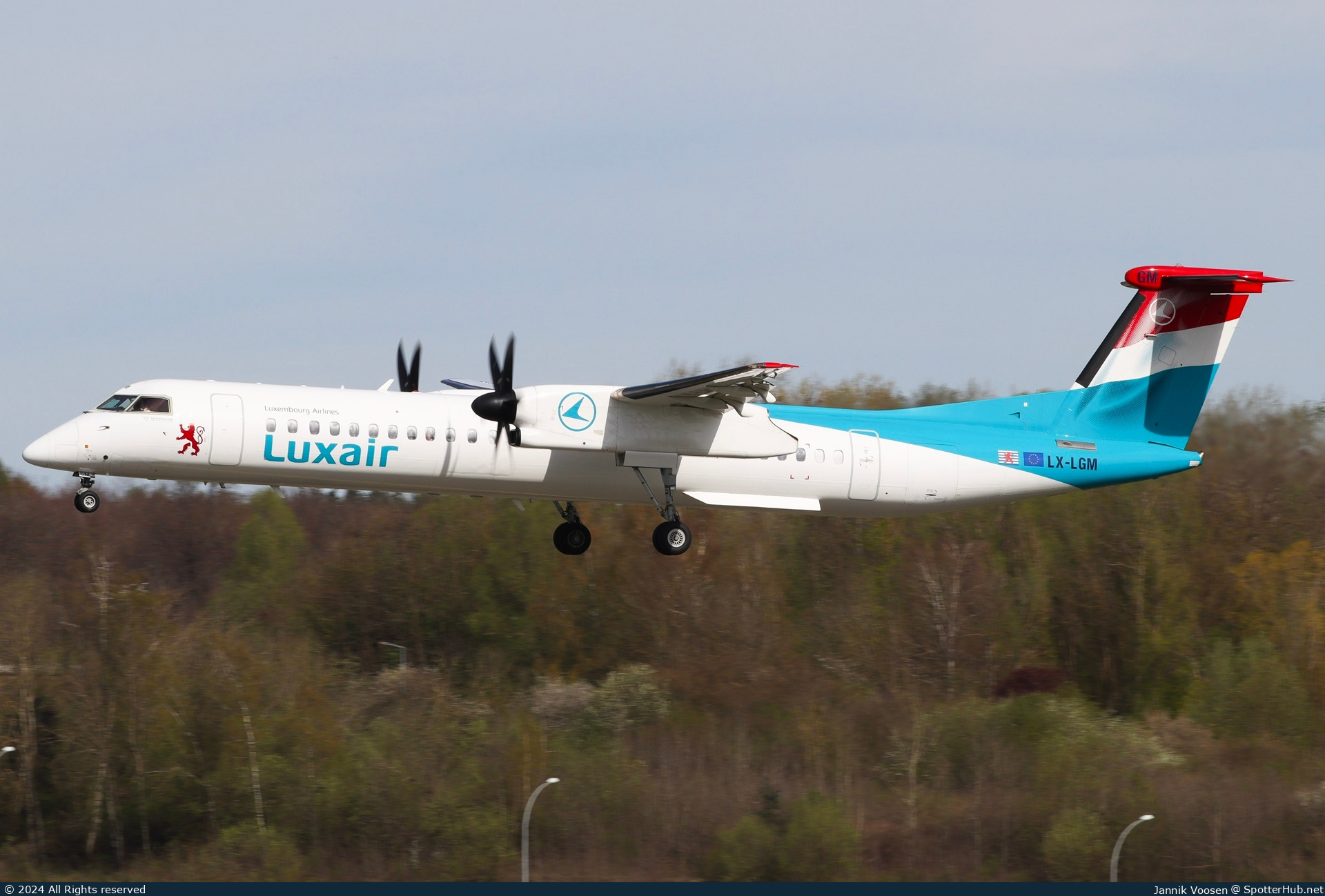 Photo of LX-LGM - Bombardier DHC-8-402 Dash 8 Q400 operated by Luxair