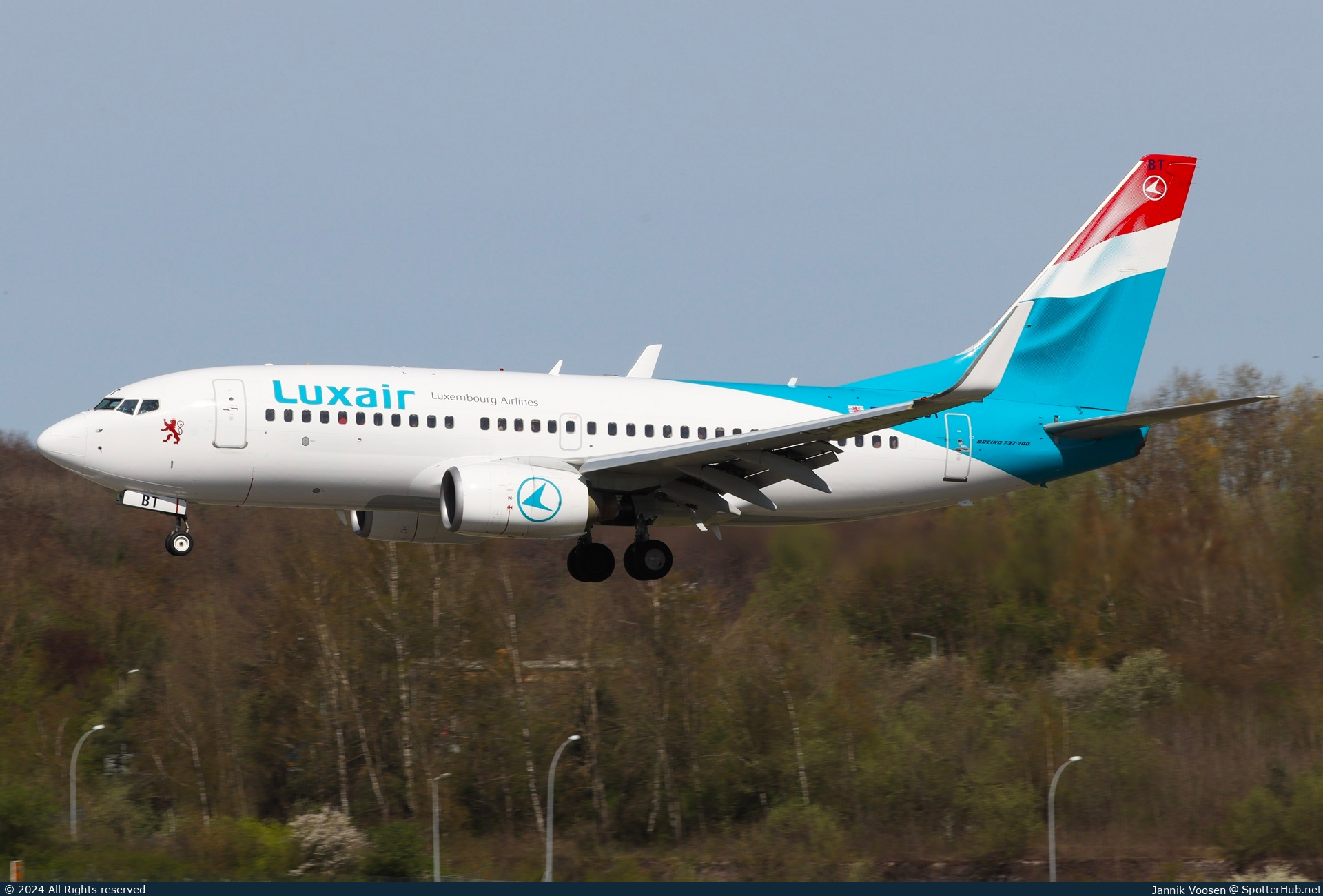 Photo of LX-LBT - Boeing 737-7K2 operated by Luxair