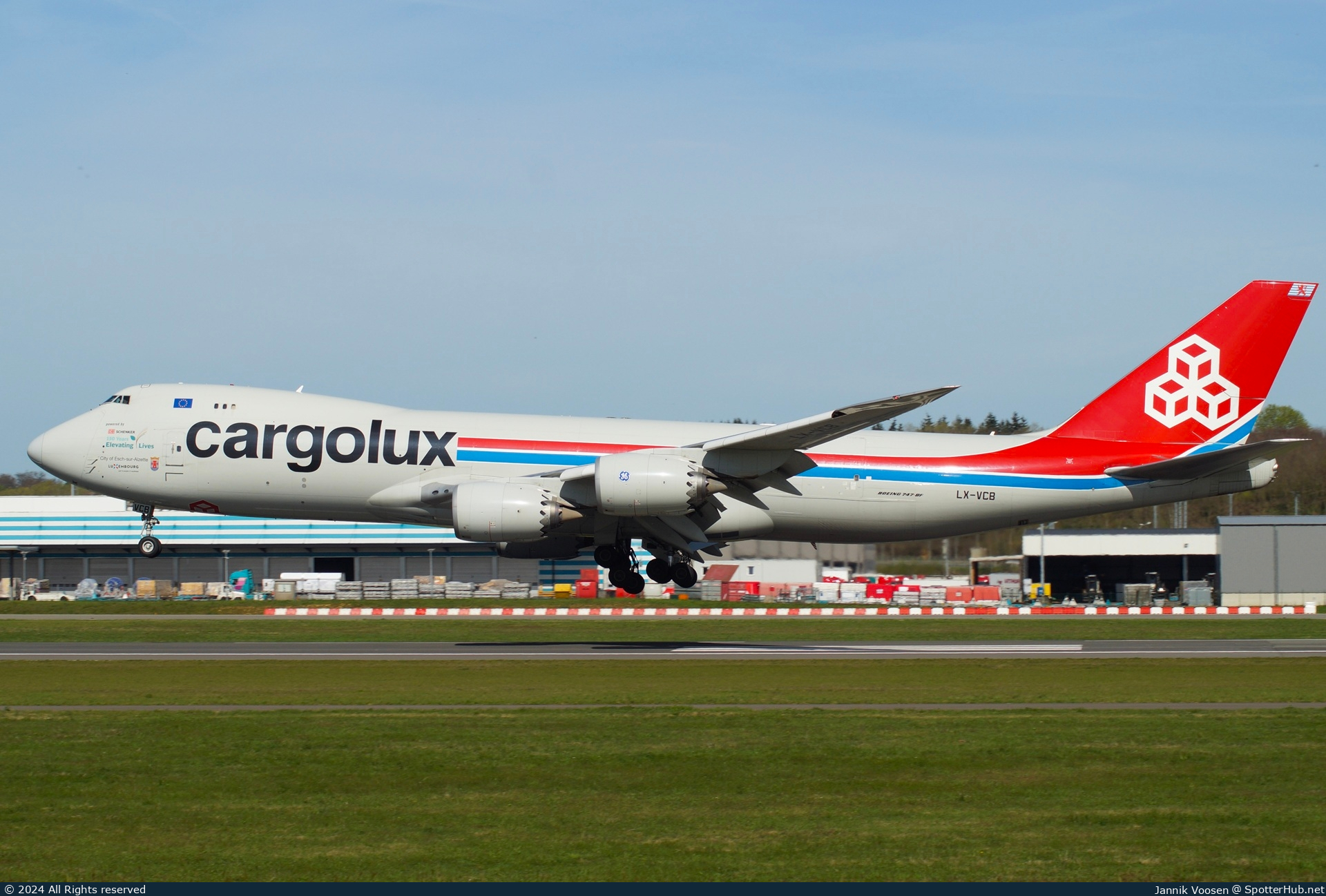 Photo of LX-VCB - Boeing 747-8R7F operated by Cargolux