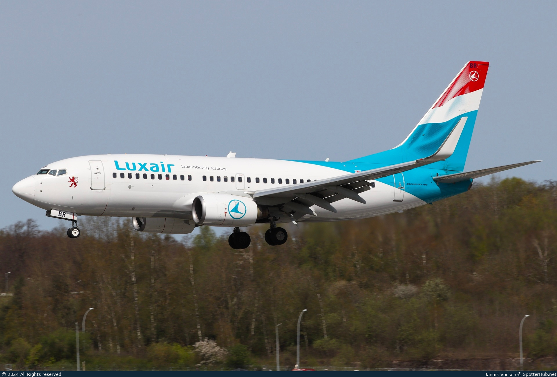 Photo of LX-LBR - Boeing 737-7K2 operated by Luxair