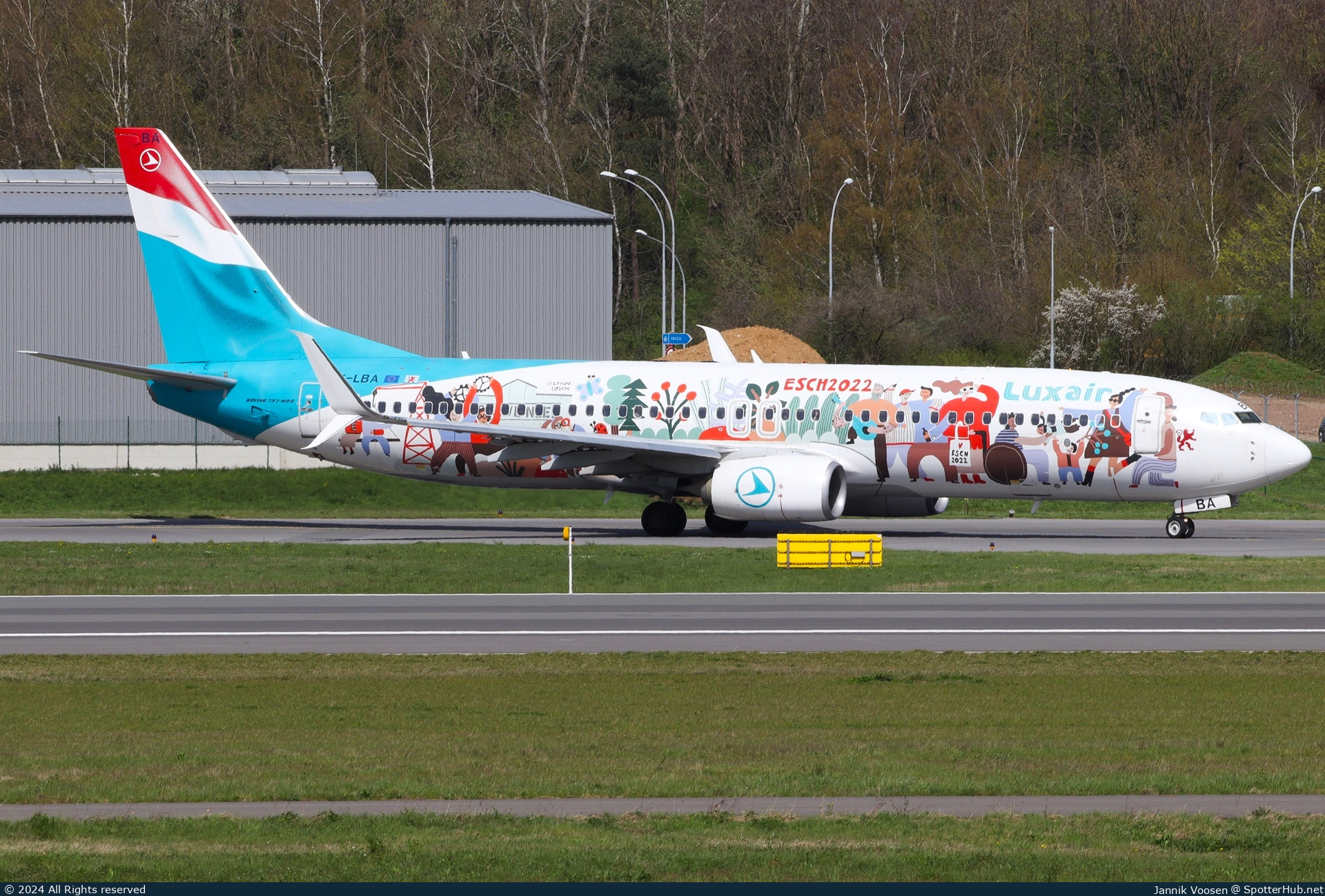 Photo of LX-LBA - Boeing 737-8C9 operated by Luxair