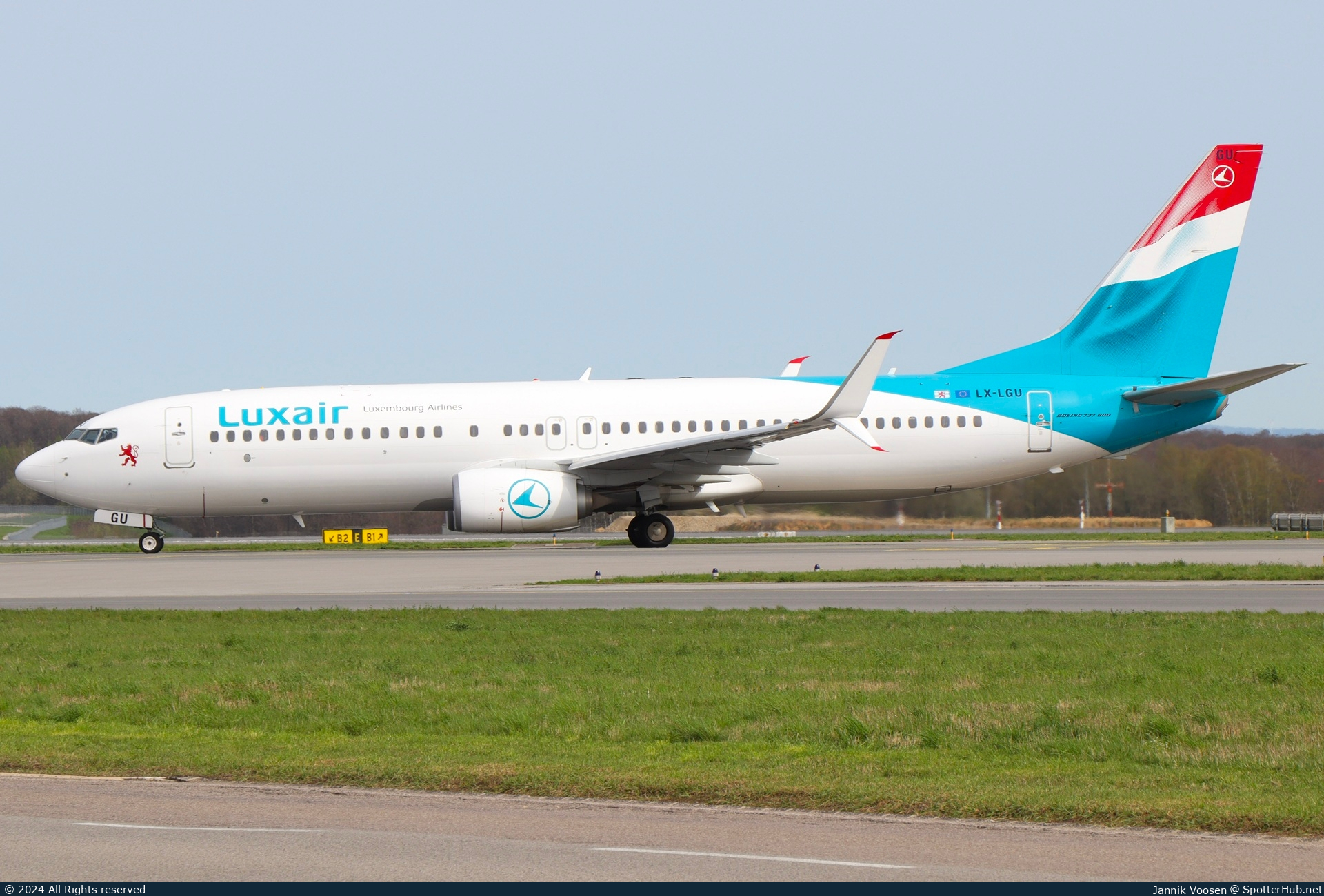 Photo of LX-LGU - Boeing 737-8C9 operated by Luxair