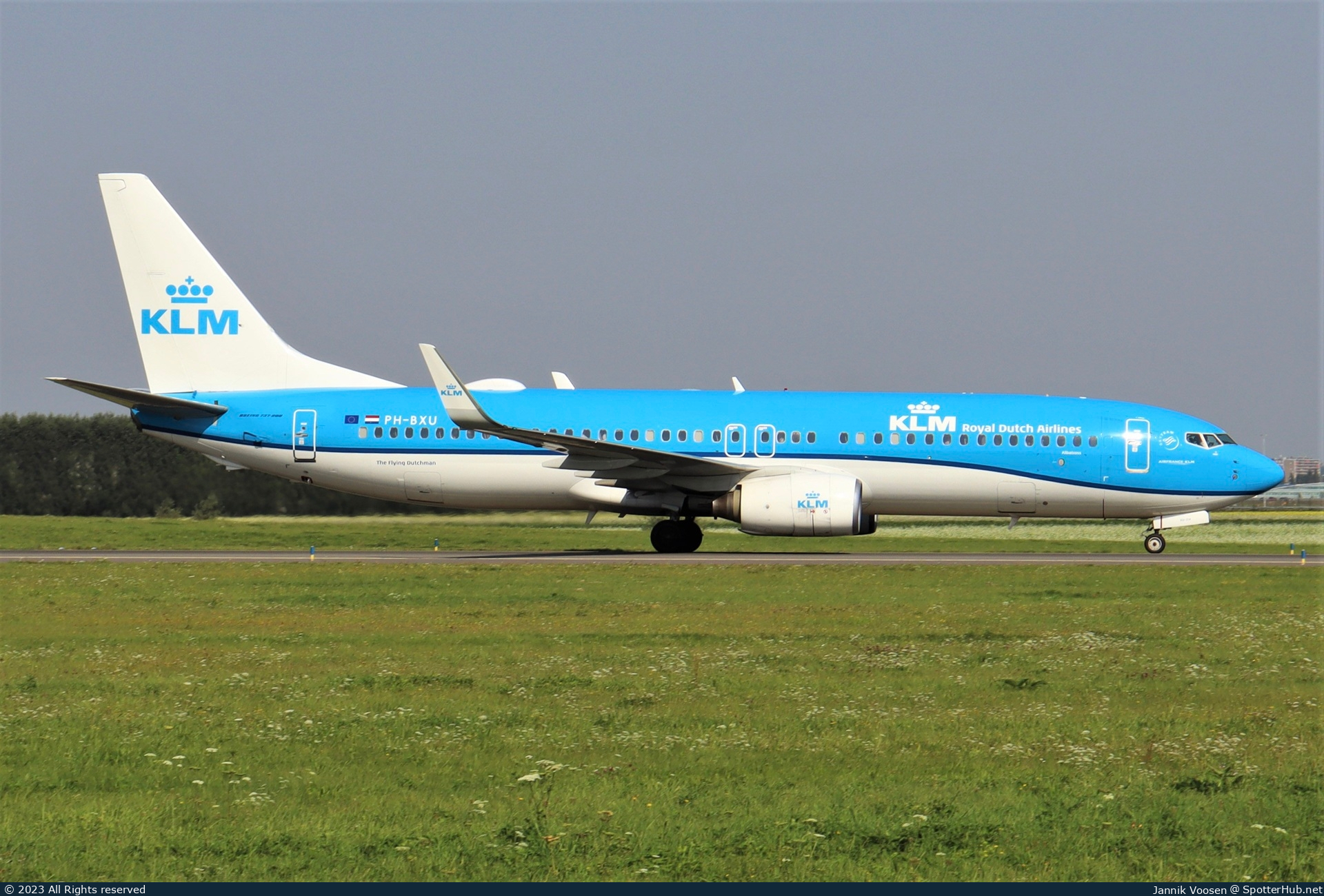 Photo of PH-BXU - Boeing 737-8BK operated by KLM Royal Dutch Airlines