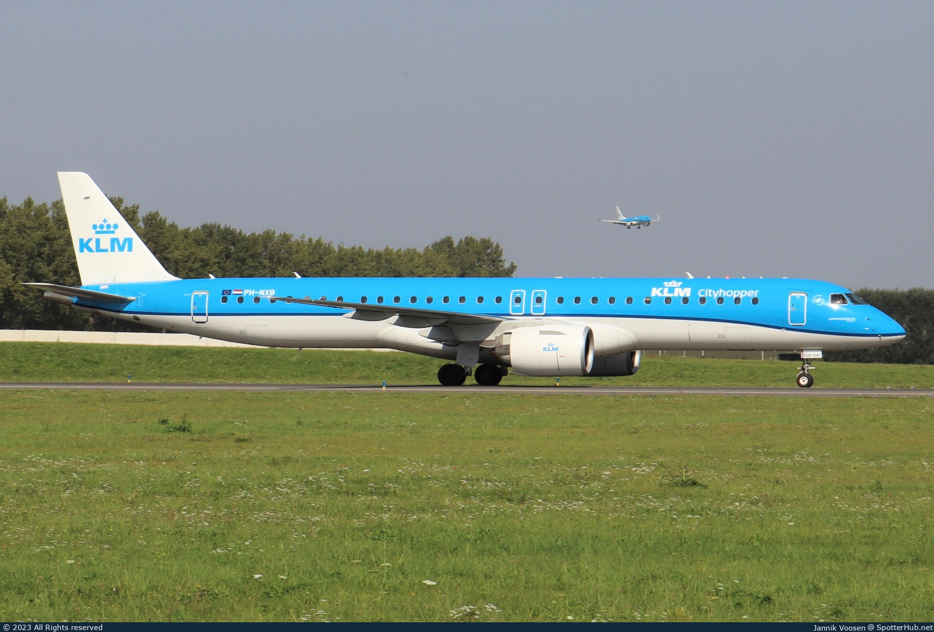 Photo of PH-NXB - Embraer ERJ-195-E2 operated by KLM Cityhopper