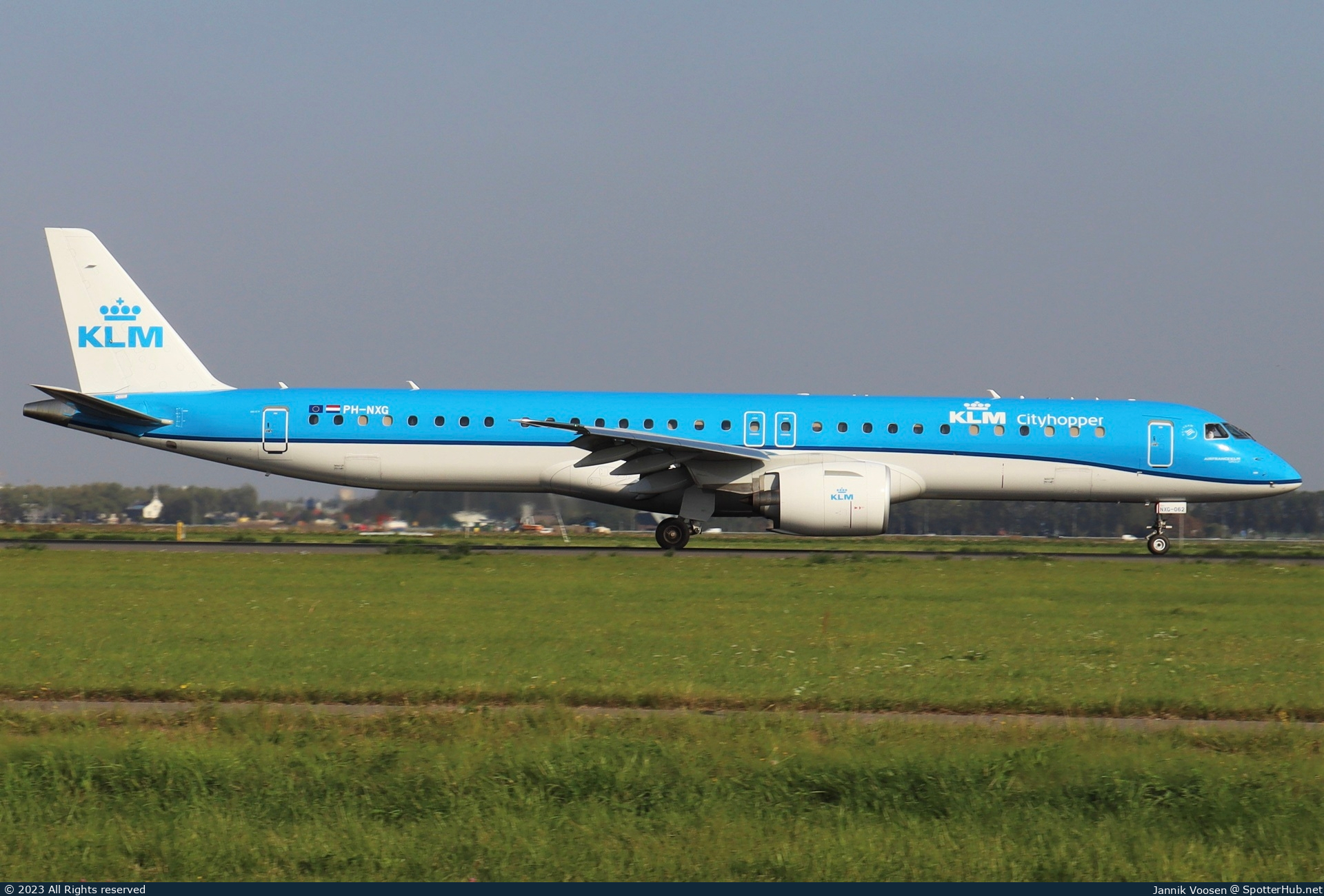 Photo of PH-NXG - Embraer ERJ-195-E2 operated by KLM Cityhopper