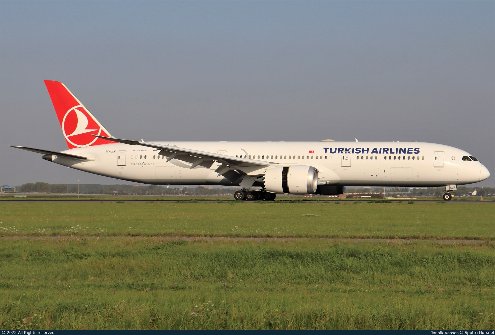 Photo of TC-LLK - Boeing 787-9 Dreamliner operated by Turkish Airlines