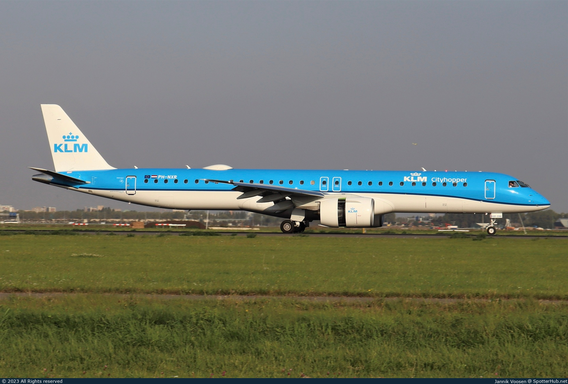Photo of PH-NXR - Embraer ERJ-195-E2 operated by KLM Cityhopper
